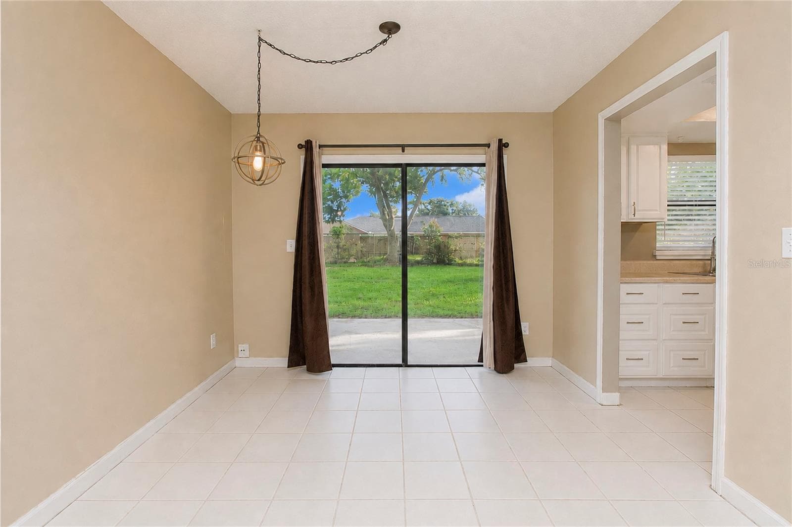 Single Family Residence at 7621 RUTHWIND CT, ORLANDO, photo 9 of 25