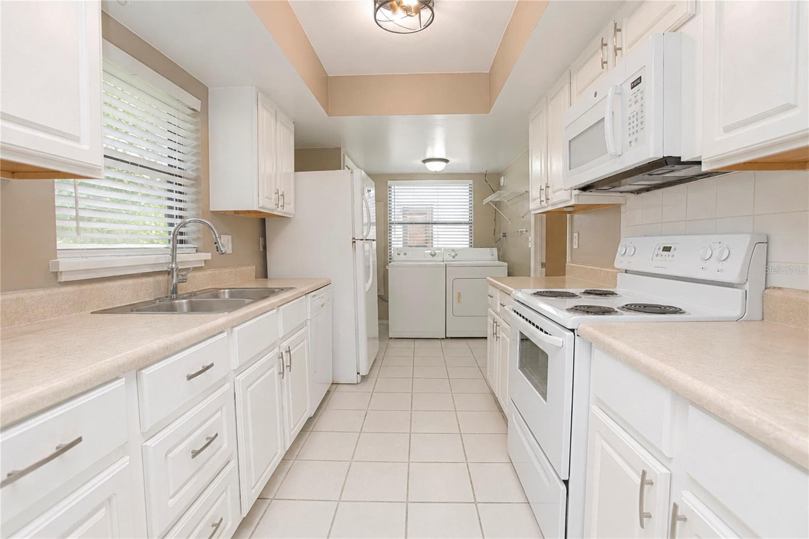 Single Family Residence at 7621 RUTHWIND CT, ORLANDO, photo 10 of 25