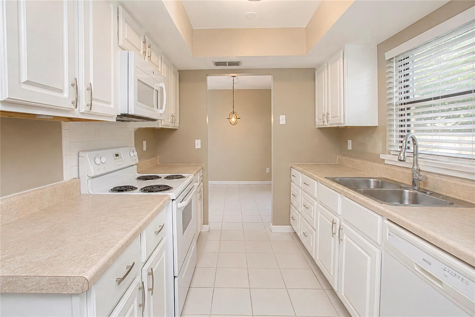 Single Family Residence at 7621 RUTHWIND CT, ORLANDO, photo 11 of 25