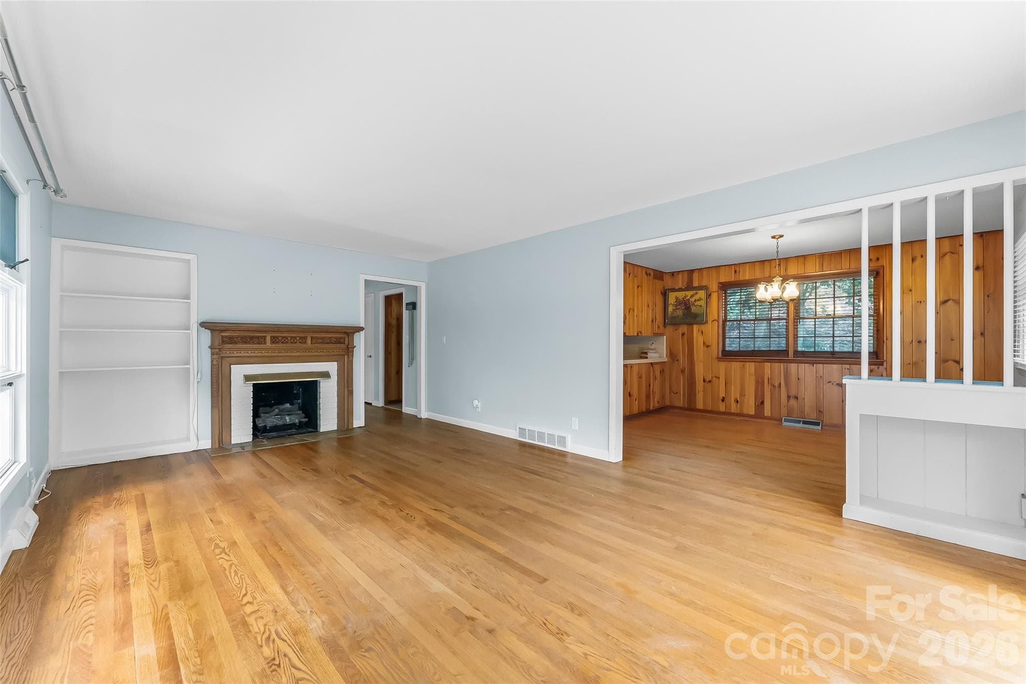 Single Family Residence at Hendersonville, photo 2 of 17