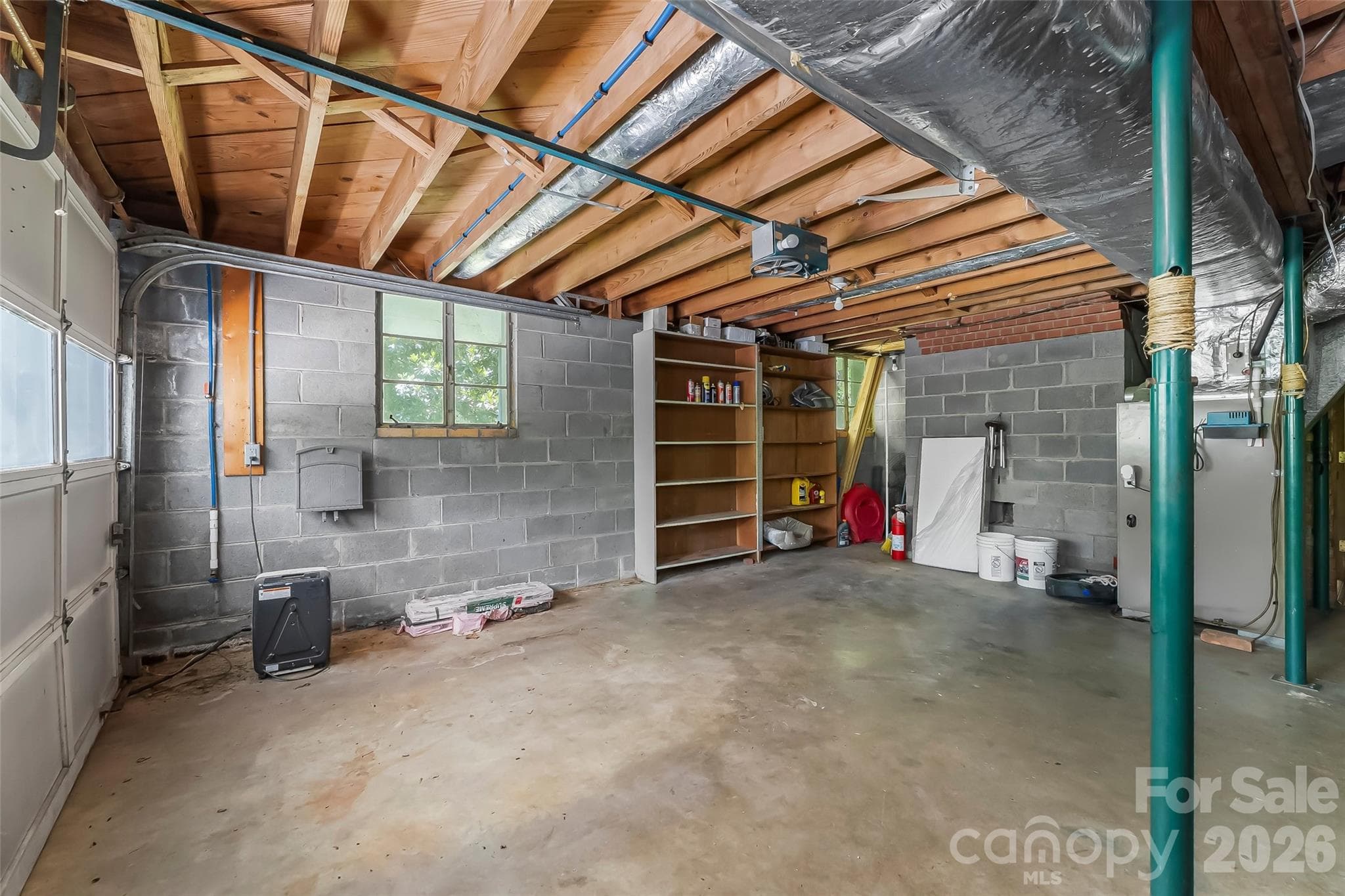 Single Family Residence at 98 Limberlost Drive, Hendersonville, photo 12 of 17