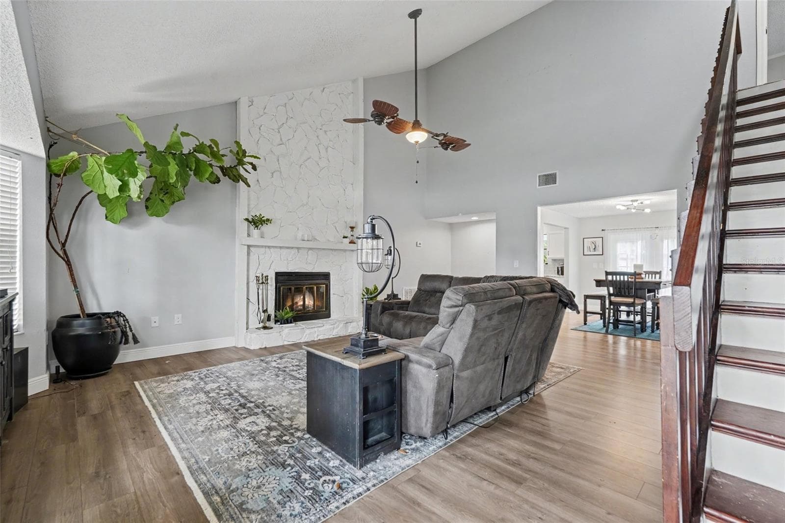 Welcome home, wood burning fireplace - 736 SANDY CREEK DR, BRANDON