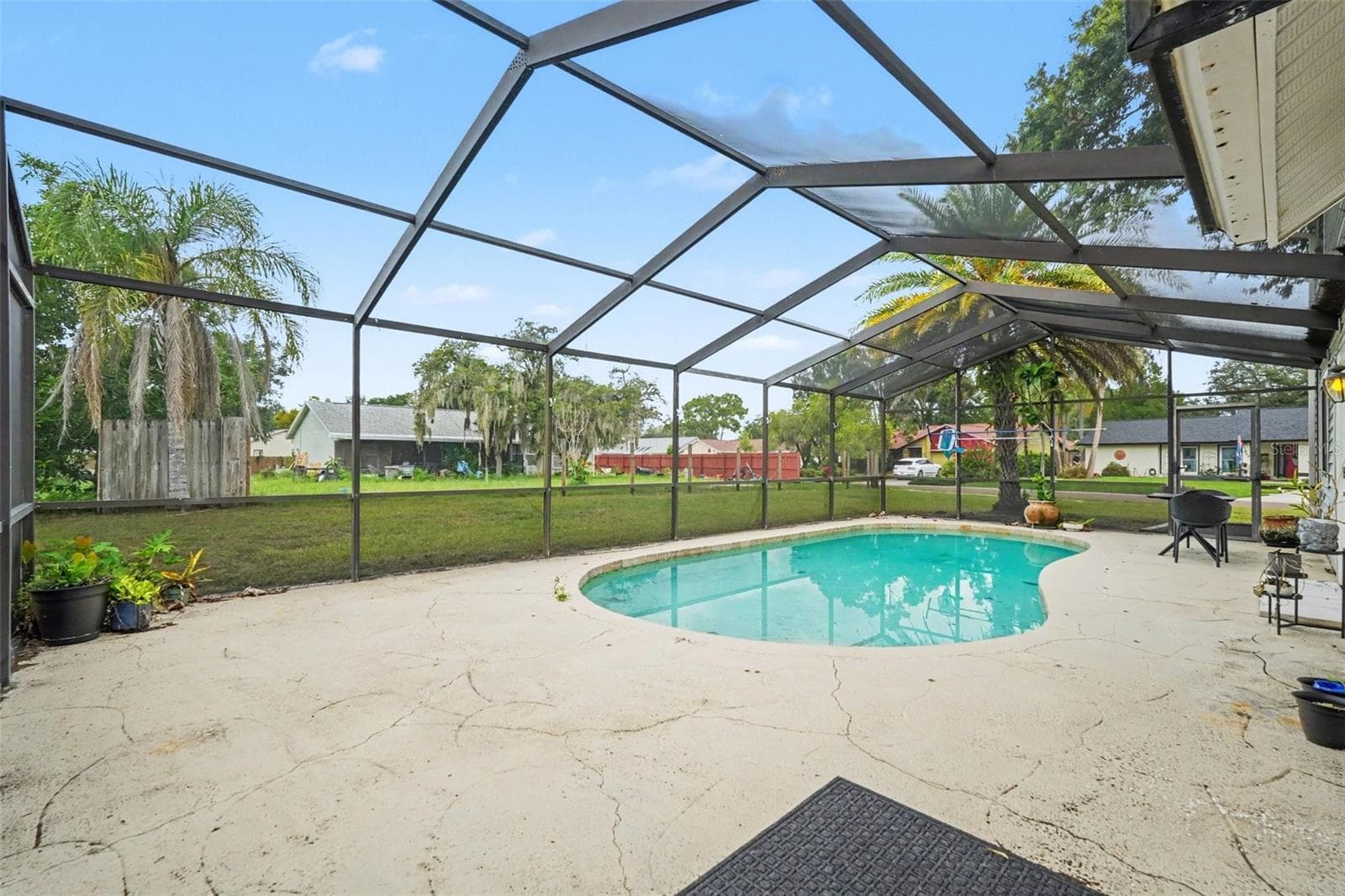 Refreshing pool. - 736 SANDY CREEK DR, BRANDON