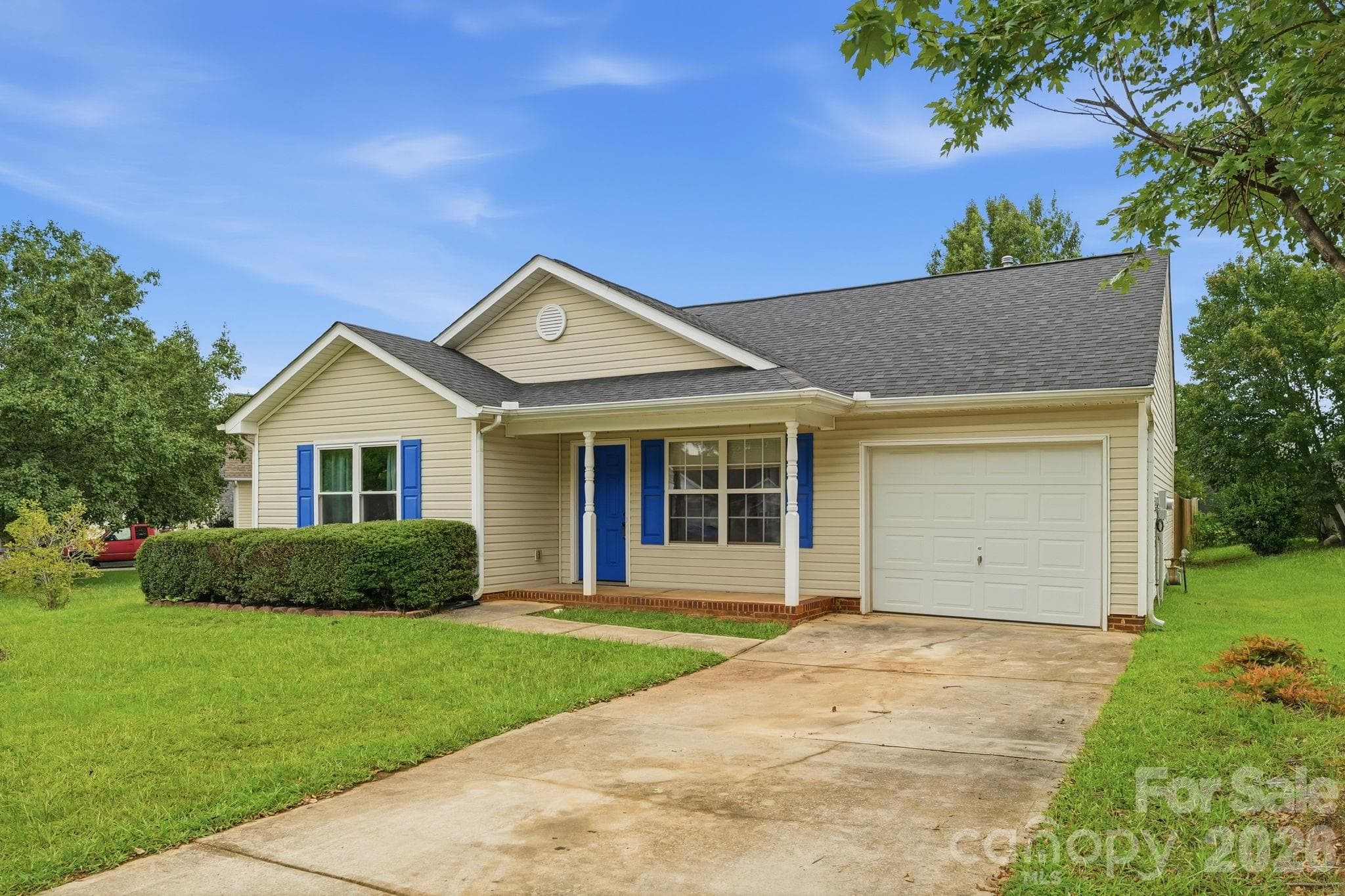 Single Family Residence at 2772 Ramble Wood Court, Rock Hill, photo 3 of 30