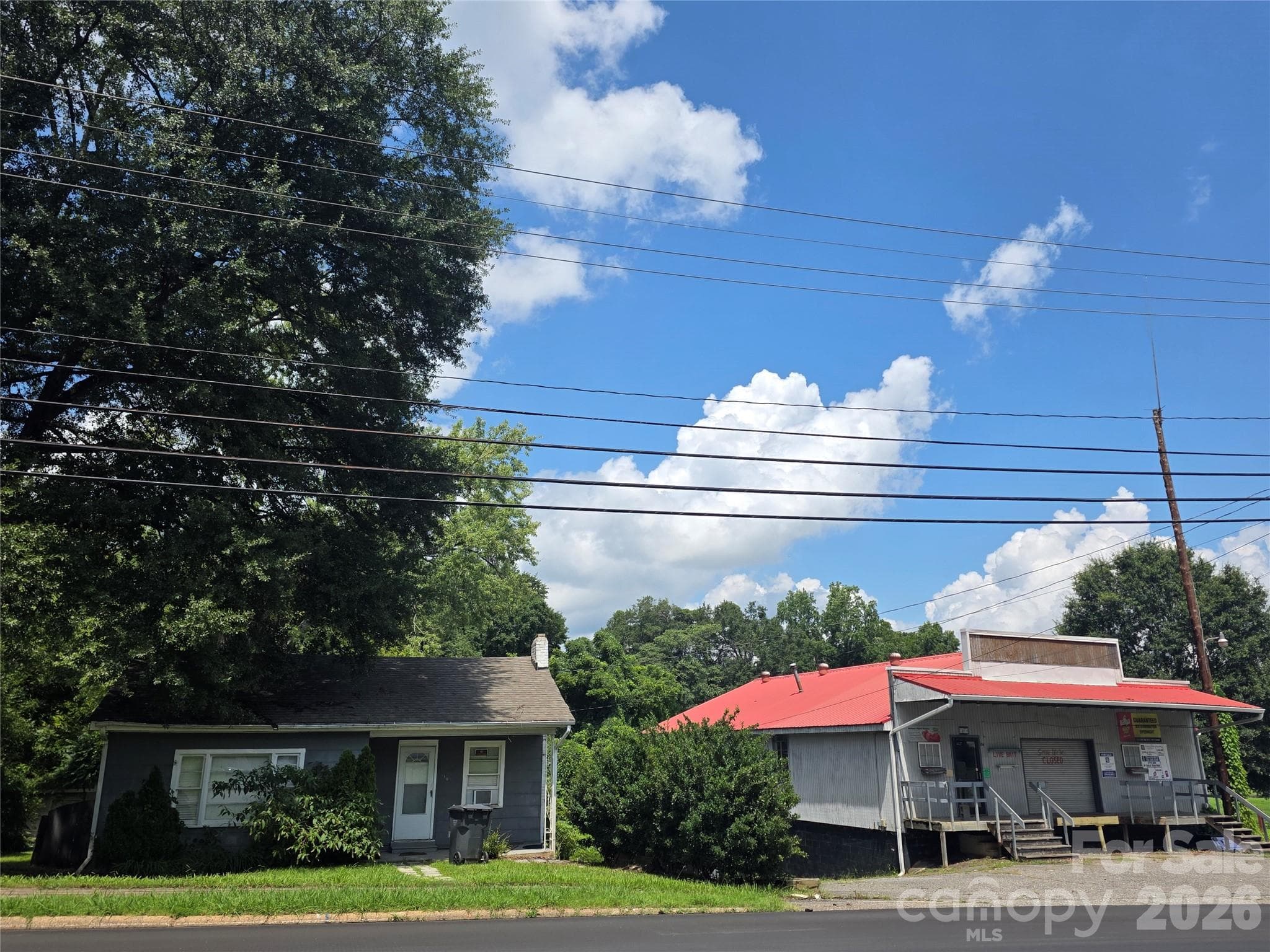 2nd rental home very convenient to downtown - 214 E Trade Street, Dallas