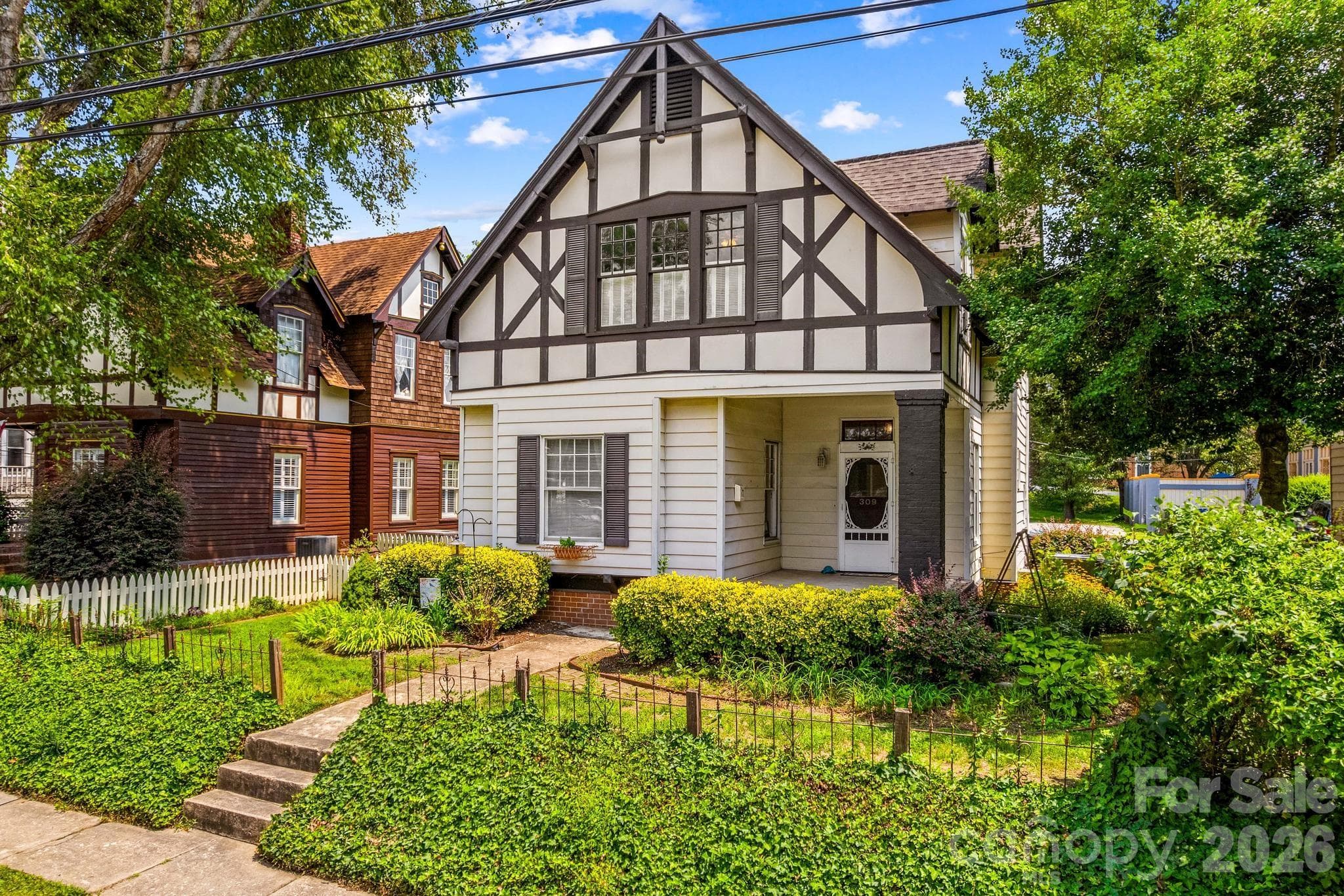 309 N Ellis Street