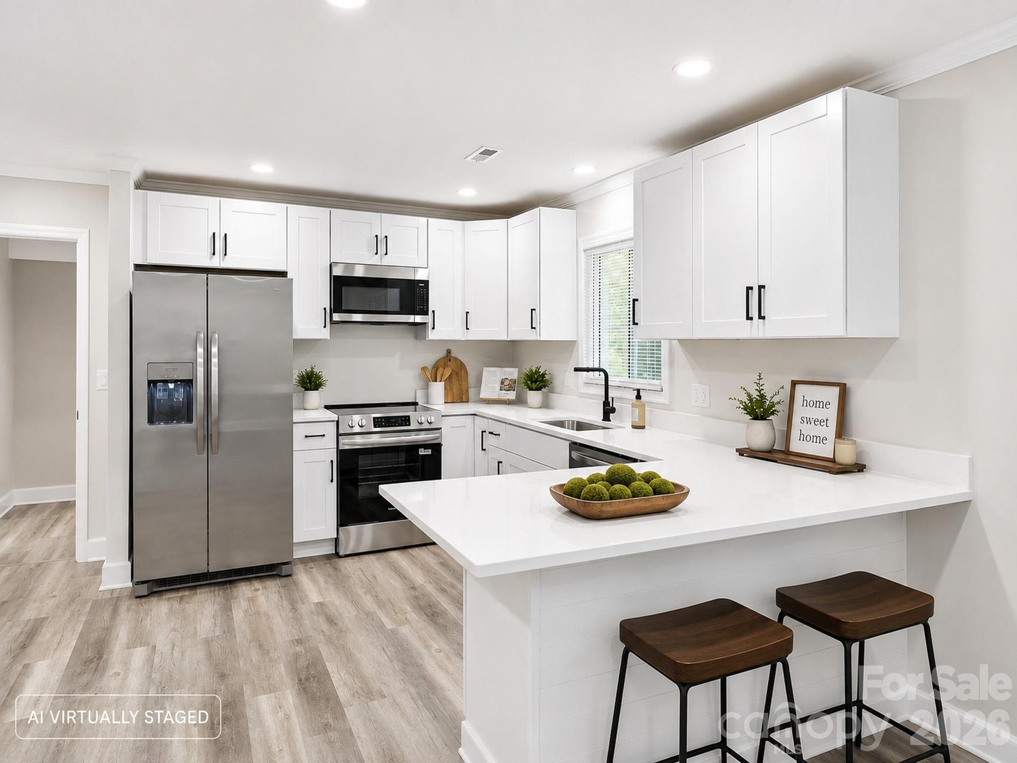 Single Family Residence at 4022 Southgate Drive, Charlotte, photo 10 of 42
