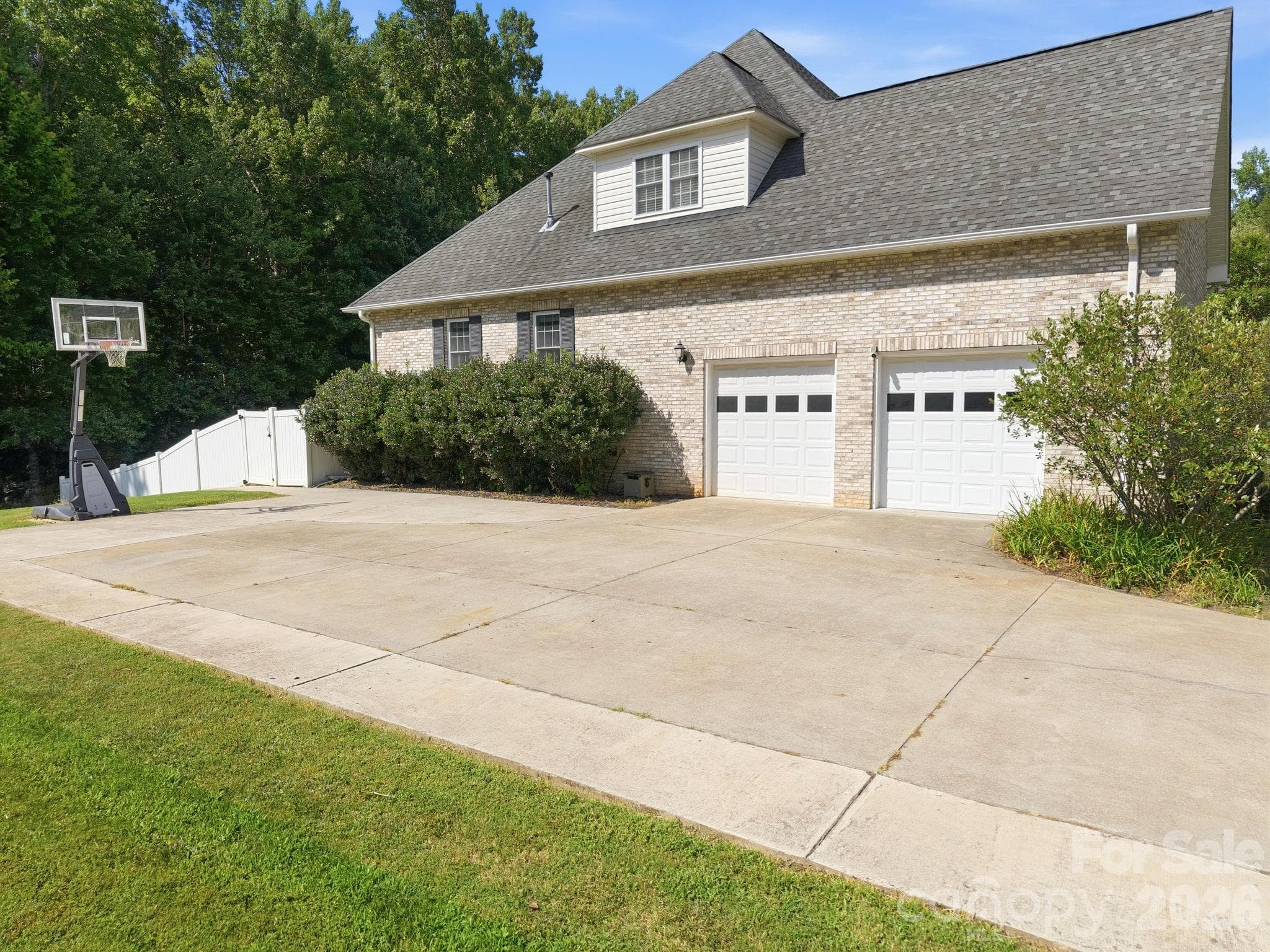 Single Family Residence at 421 De Lara Circle, Salisbury, photo 5 of 47