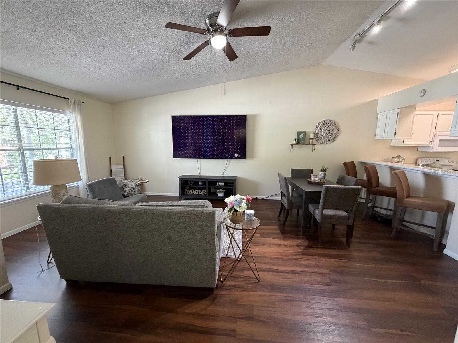 Living Room - 5457 LAKE MARGARET DR #19-1, ORLANDO