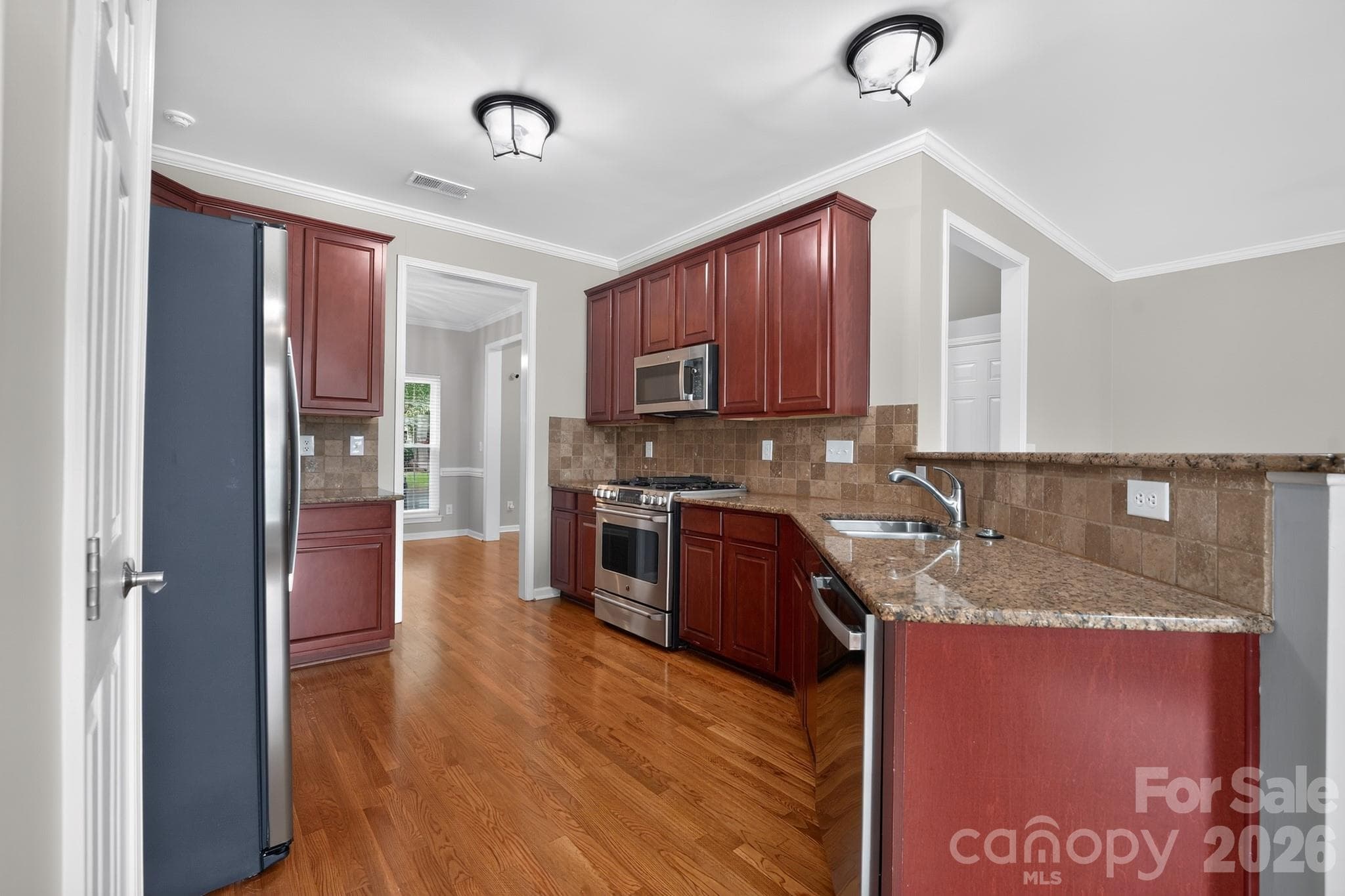 Single Family Residence at 2515 Bethesda Oaks Drive, Gastonia, photo 3 of 16