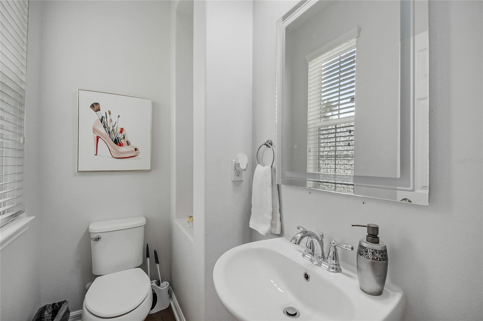 Downstairs restroom - 2569 FOLIO WAY, KISSIMMEE