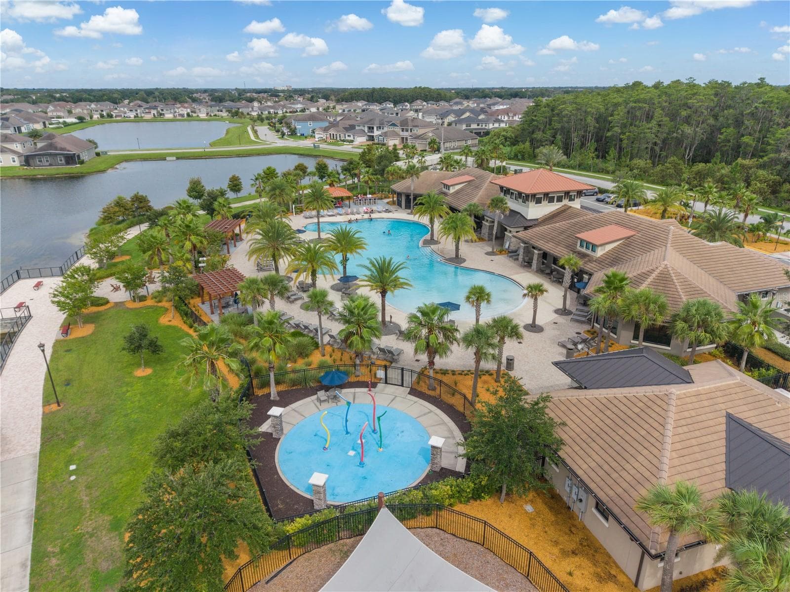 Community splash pad - 2569 FOLIO WAY, KISSIMMEE