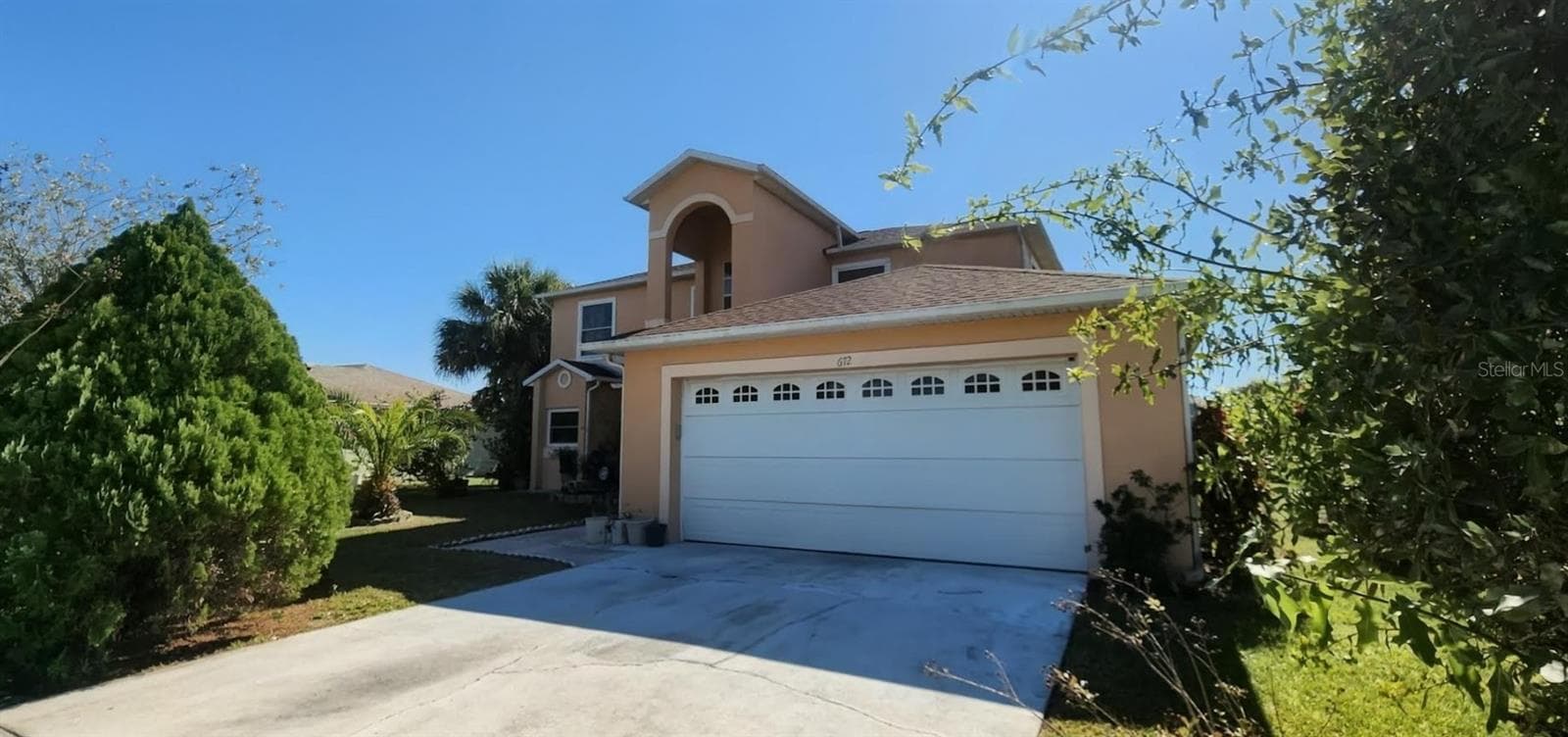 672 STERLING DR