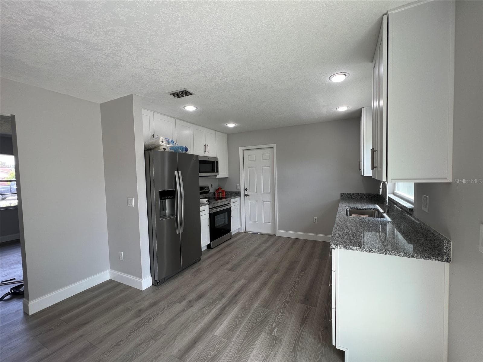 Single Family Residence at 1313 SUMMER BREEZE RD, ORLANDO, photo 14 of 47