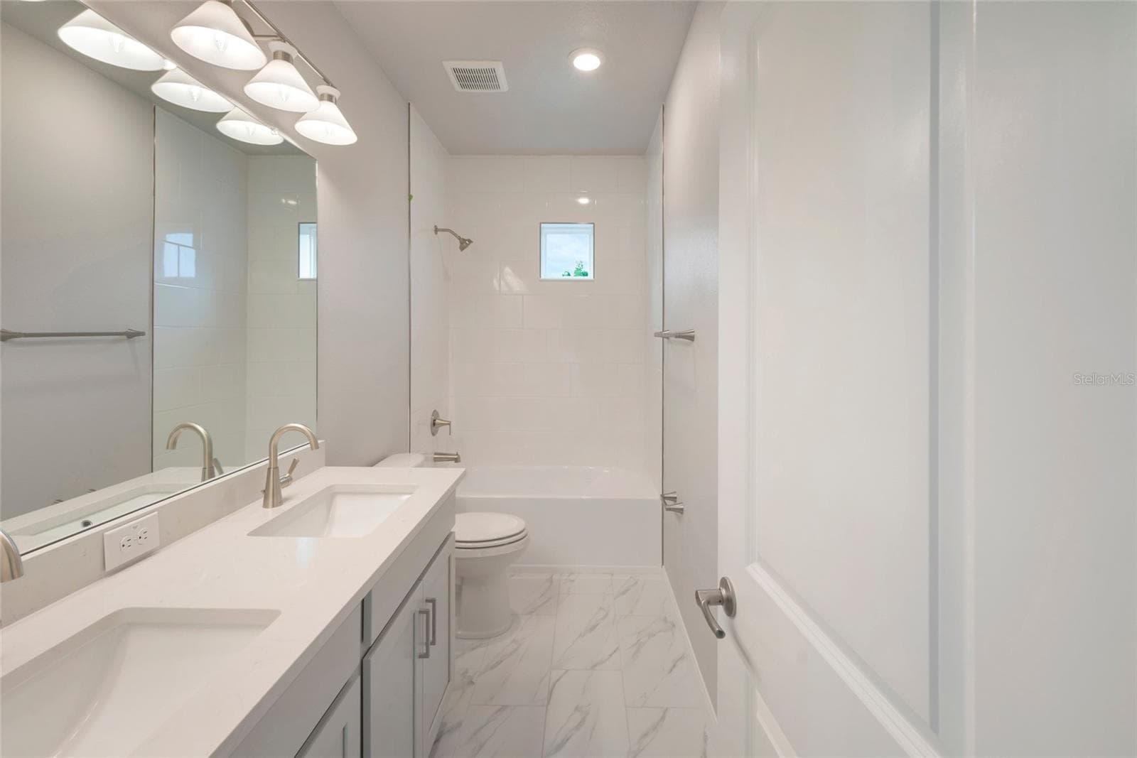 Owner's Bath - 31051 PENDLETON LANDING CIR, WESLEY CHAPEL