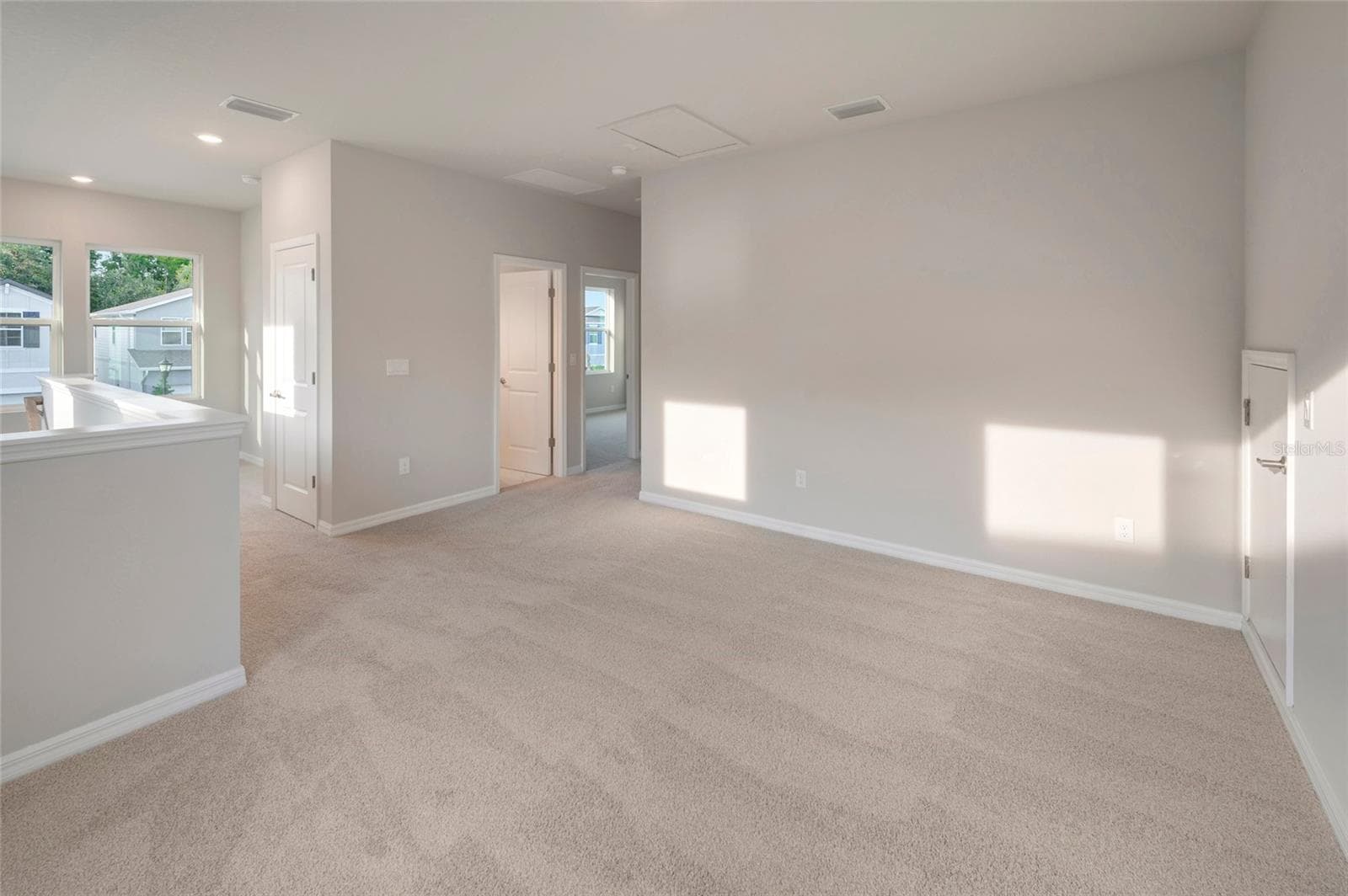 Retreat - 31051 PENDLETON LANDING CIR, WESLEY CHAPEL