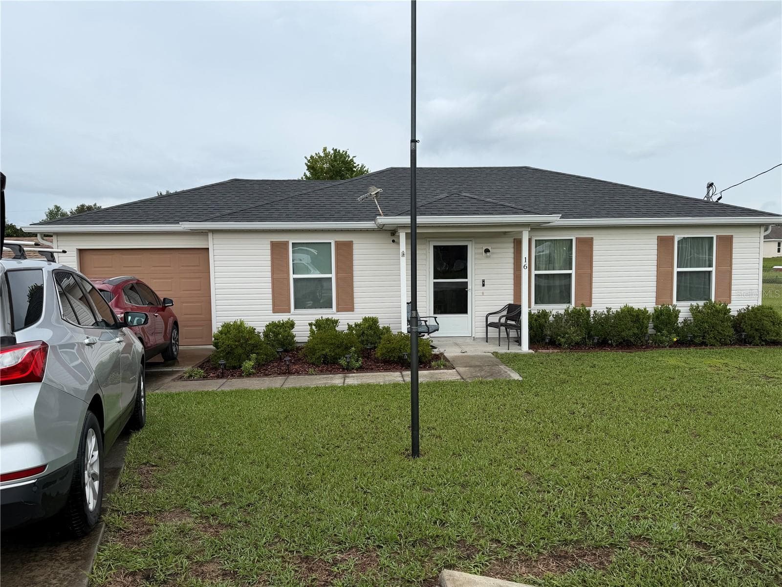 16 WILLOW RUN DR