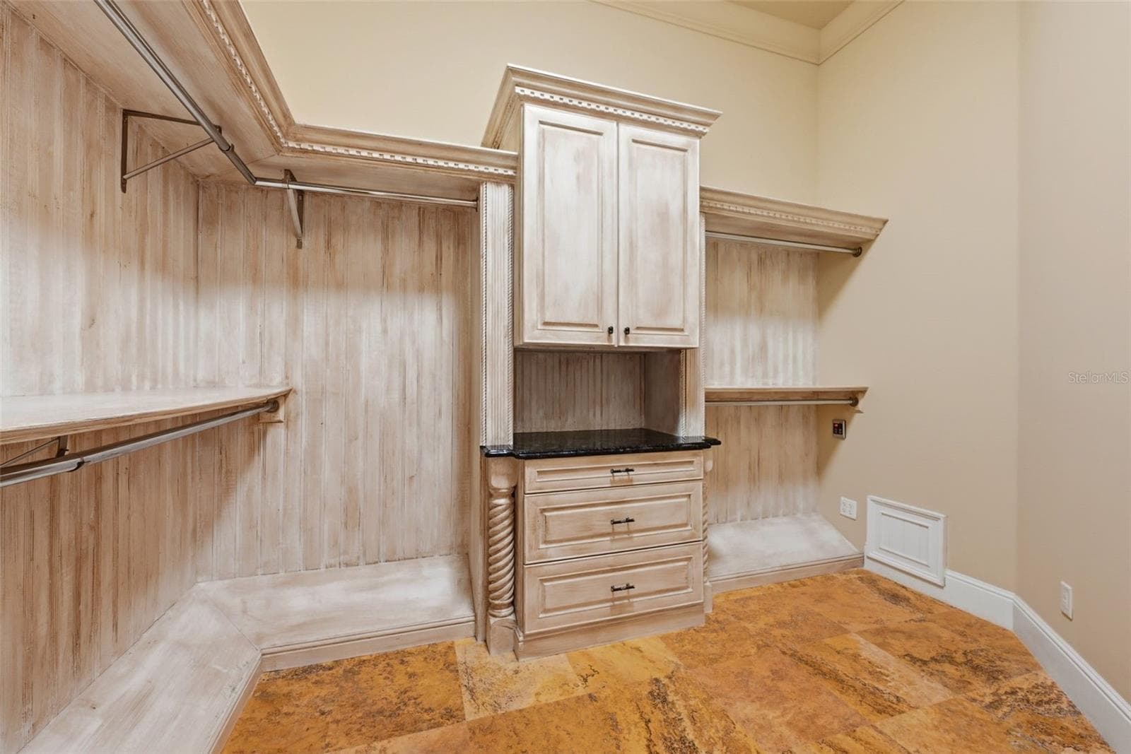 Large Dual Primary Walk-In Closets - 9679 WESTOVER ROBERTS RD, WINDERMERE