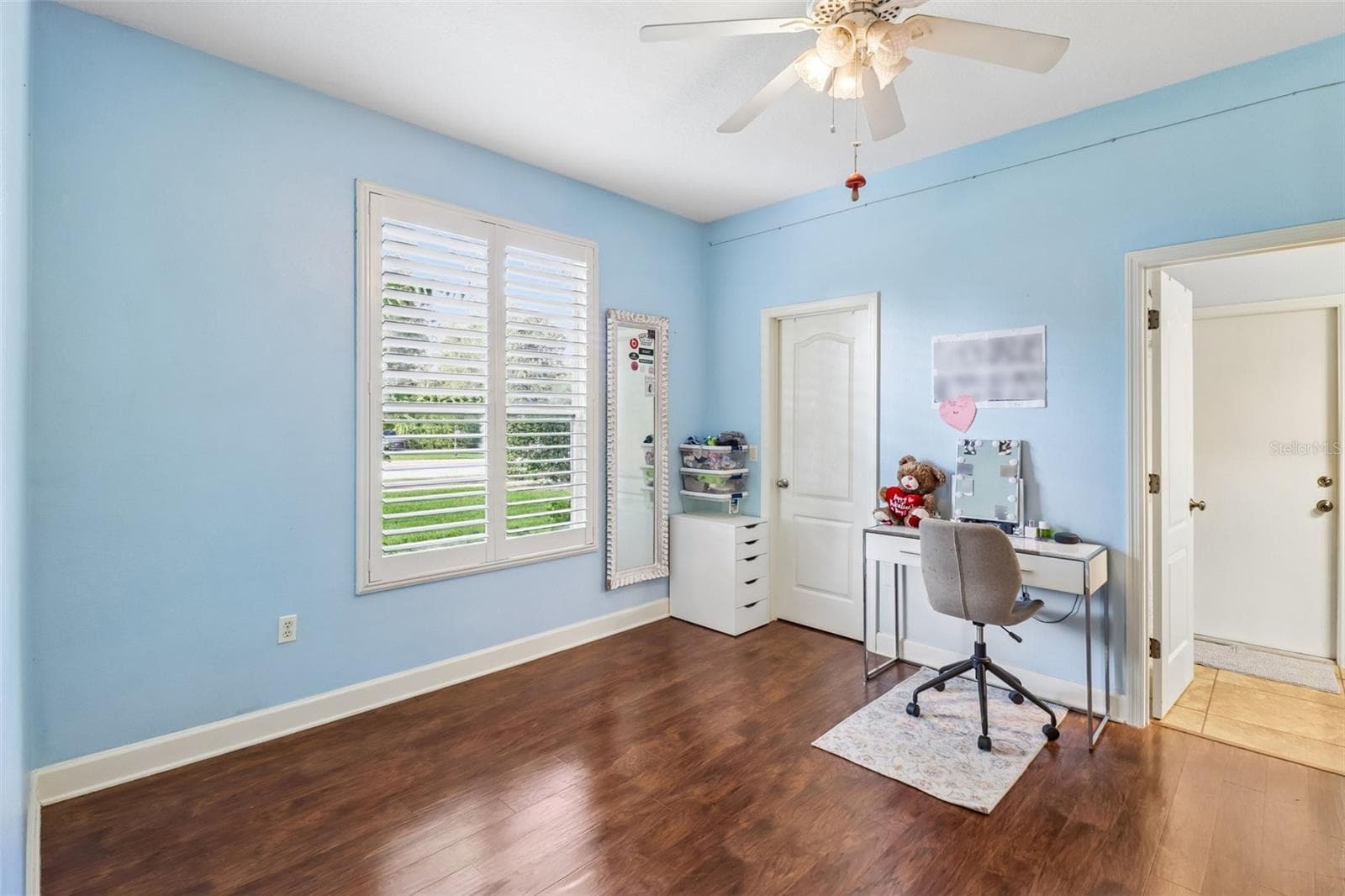 Main floor guest bedroom suite. - 2947 CEDAR CREST DR, APOPKA