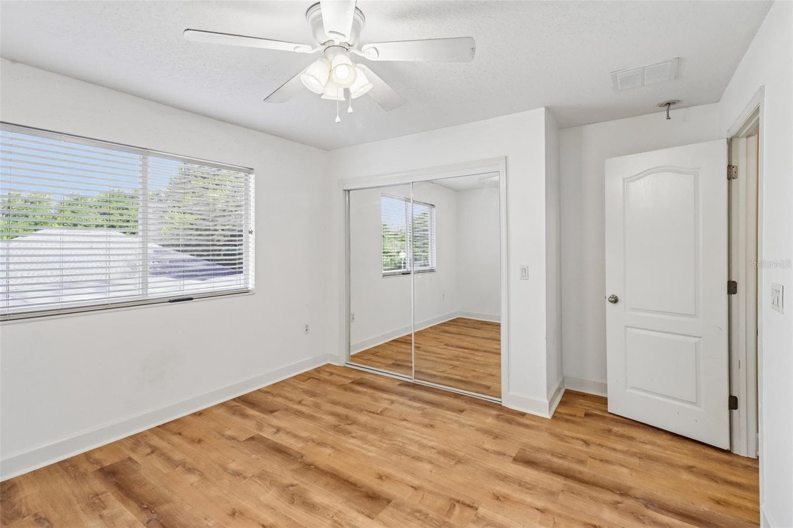 Second floor guest bedroom. - 2947 CEDAR CREST DR, APOPKA