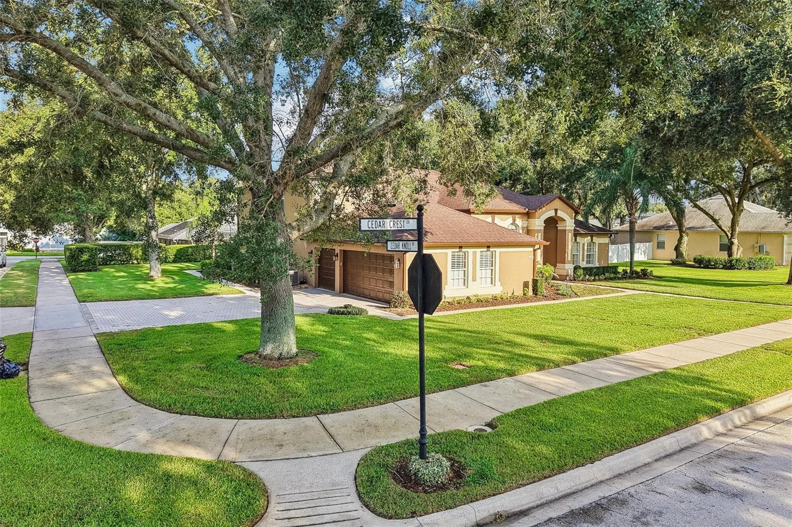 Picturesque oversized corner lot. - 2947 CEDAR CREST DR, APOPKA