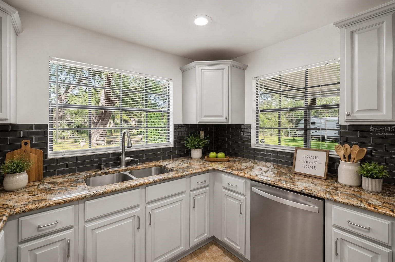 Virtually Staged - 231 DUKE SIMMS RD, BRANDON