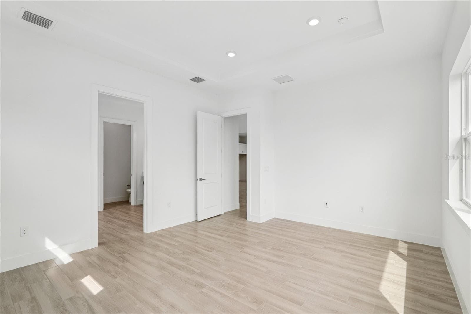 Photos of similar floorplans, not pictures of actual home. - 8234 GOLDEN BEACH CT, PARRISH