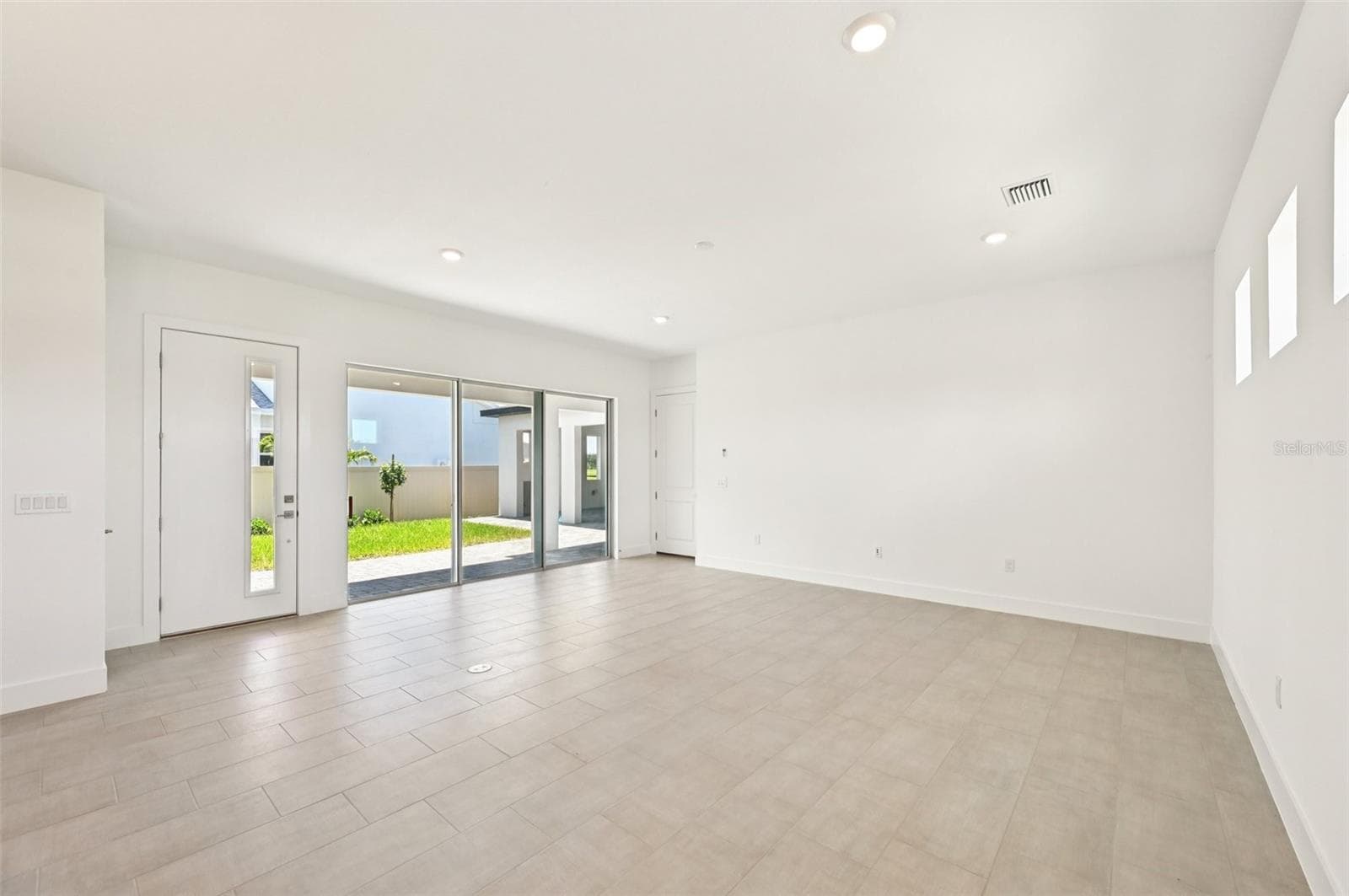 Photos of similar floorplans, not pictures of actual home. - 8230 GOLDEN BEACH CT, PARRISH