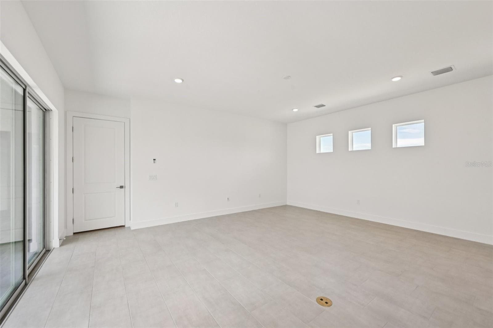 Photos of similar floorplans, not pictures of actual home. - 8230 GOLDEN BEACH CT, PARRISH