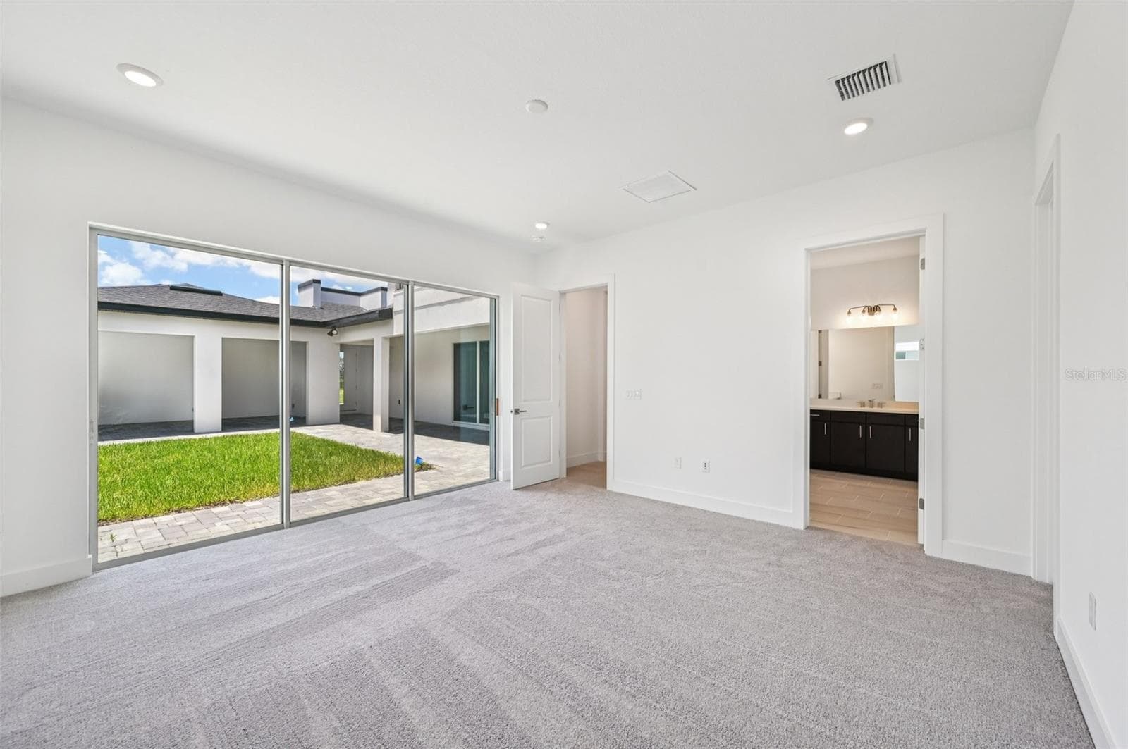 Photos of similar floorplans, not pictures of actual home. - 8230 GOLDEN BEACH CT, PARRISH