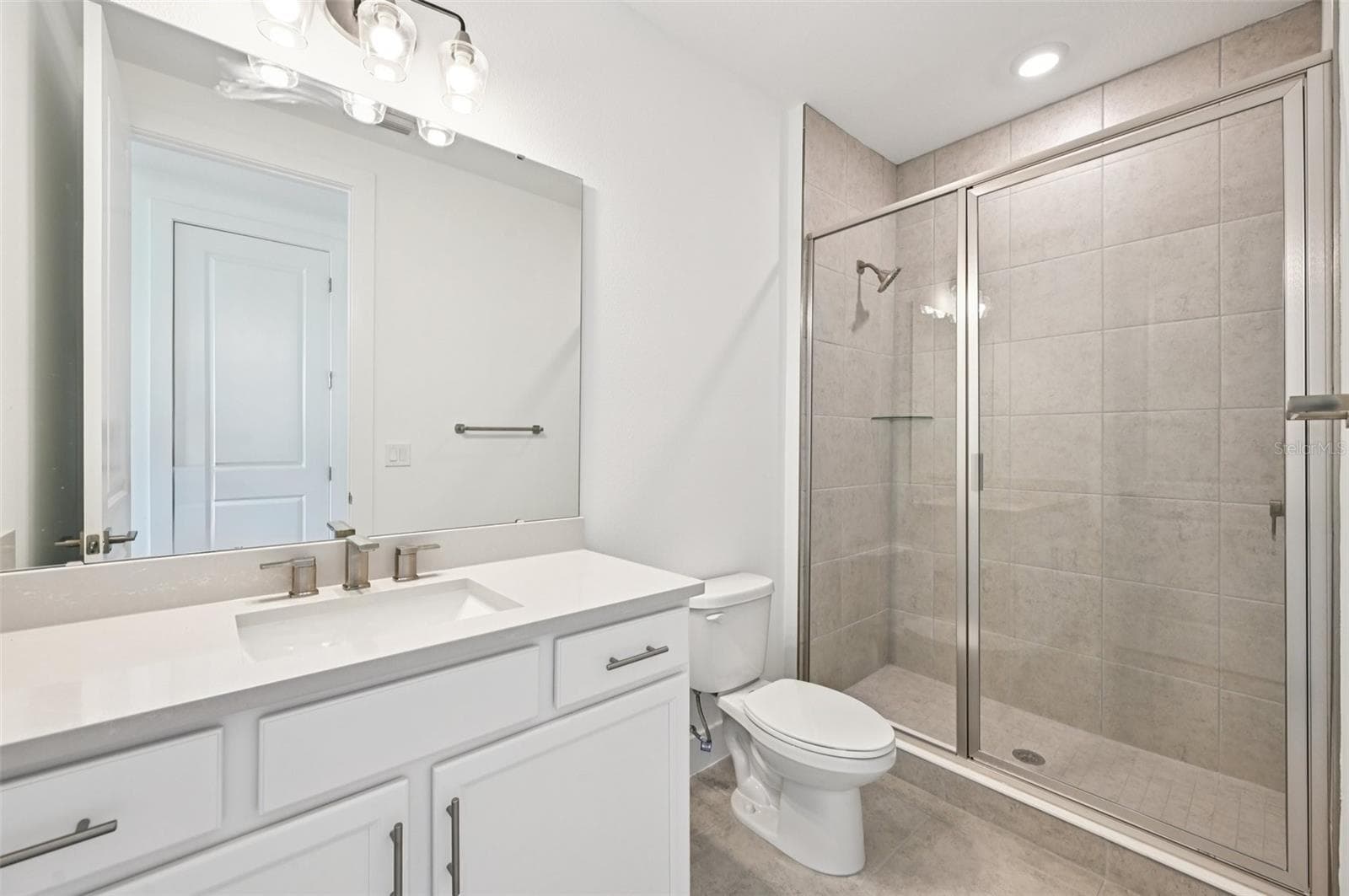 Photos of similar floorplans, not pictures of actual home. - 8230 GOLDEN BEACH CT, PARRISH