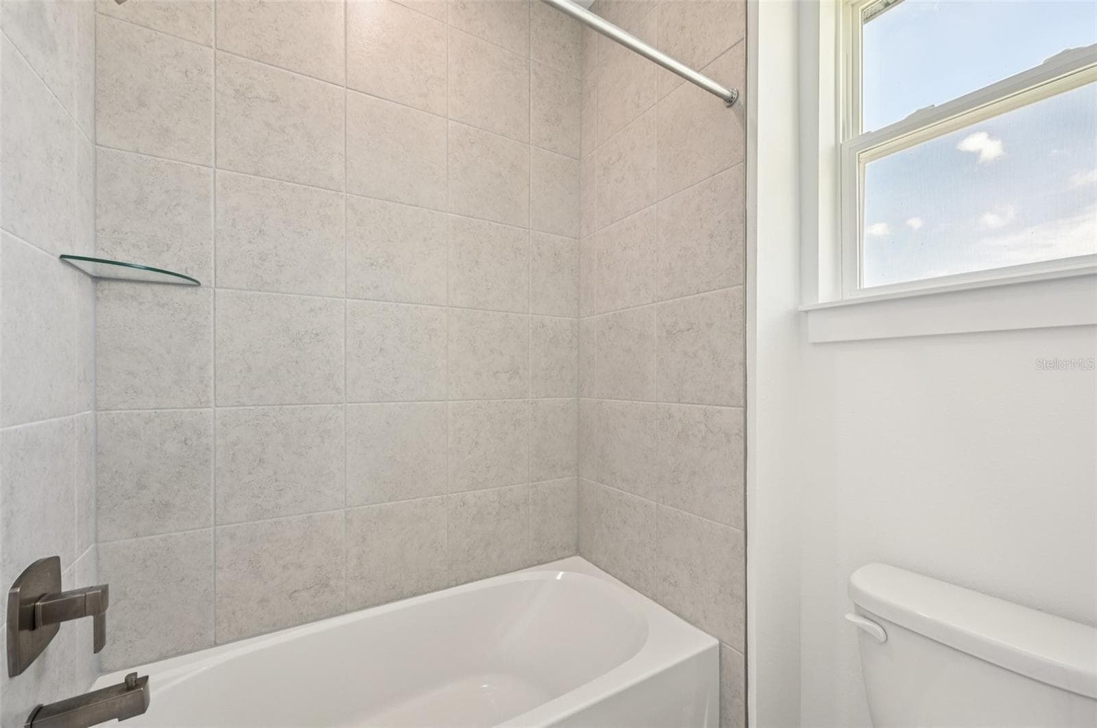 Photos of similar floorplans, not pictures of actual home. - 8230 GOLDEN BEACH CT, PARRISH