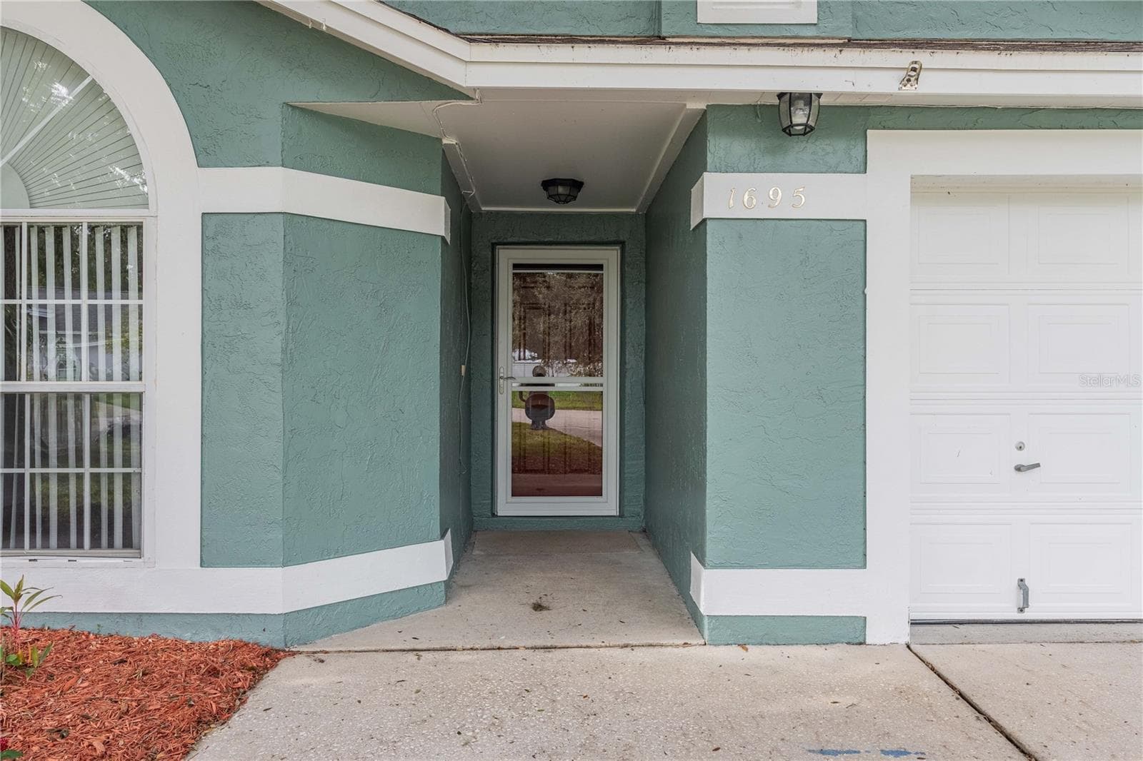 Single Family Residence at 1695 LAKESIDE DR, BARTOW, photo 4 of 36