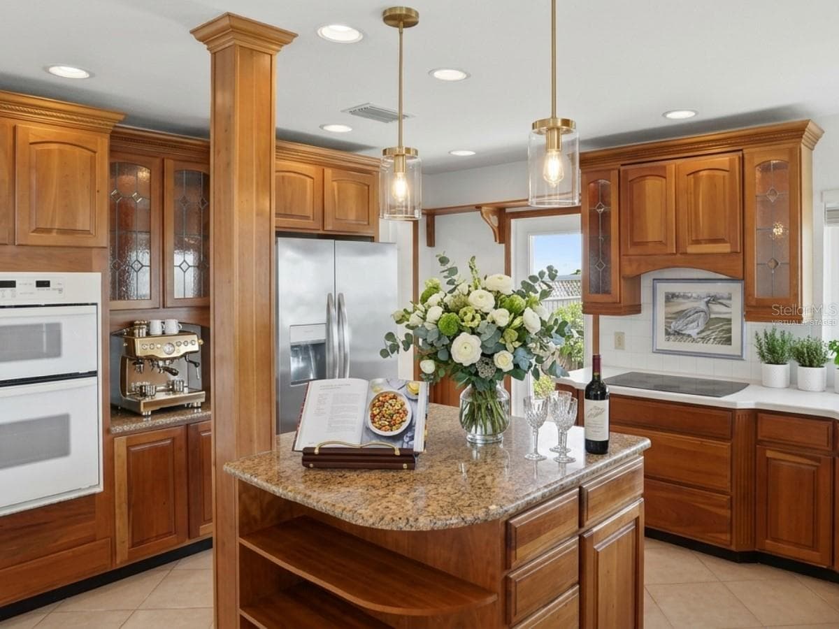 virtually staged - 1832 VENETIAN POINT DR, CLEARWATER