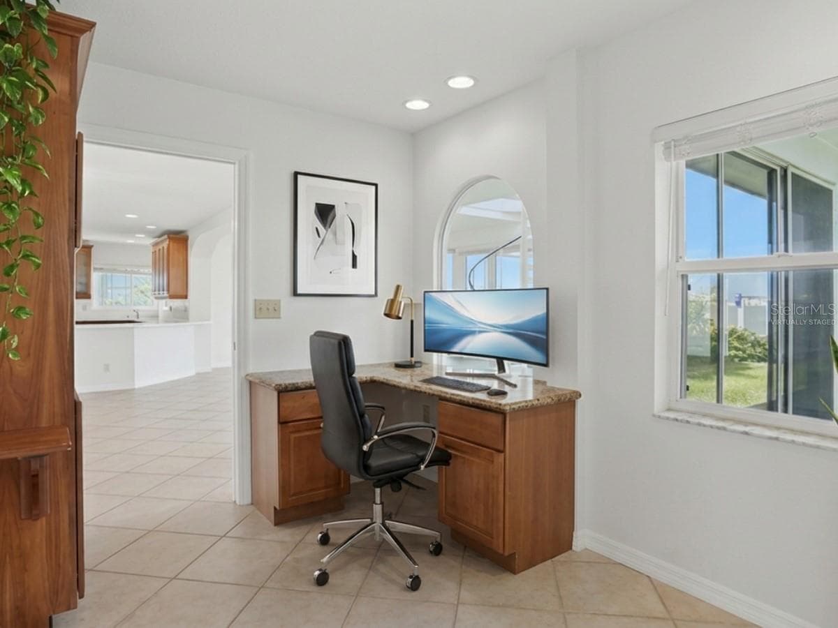 virtually staged - 1832 VENETIAN POINT DR, CLEARWATER