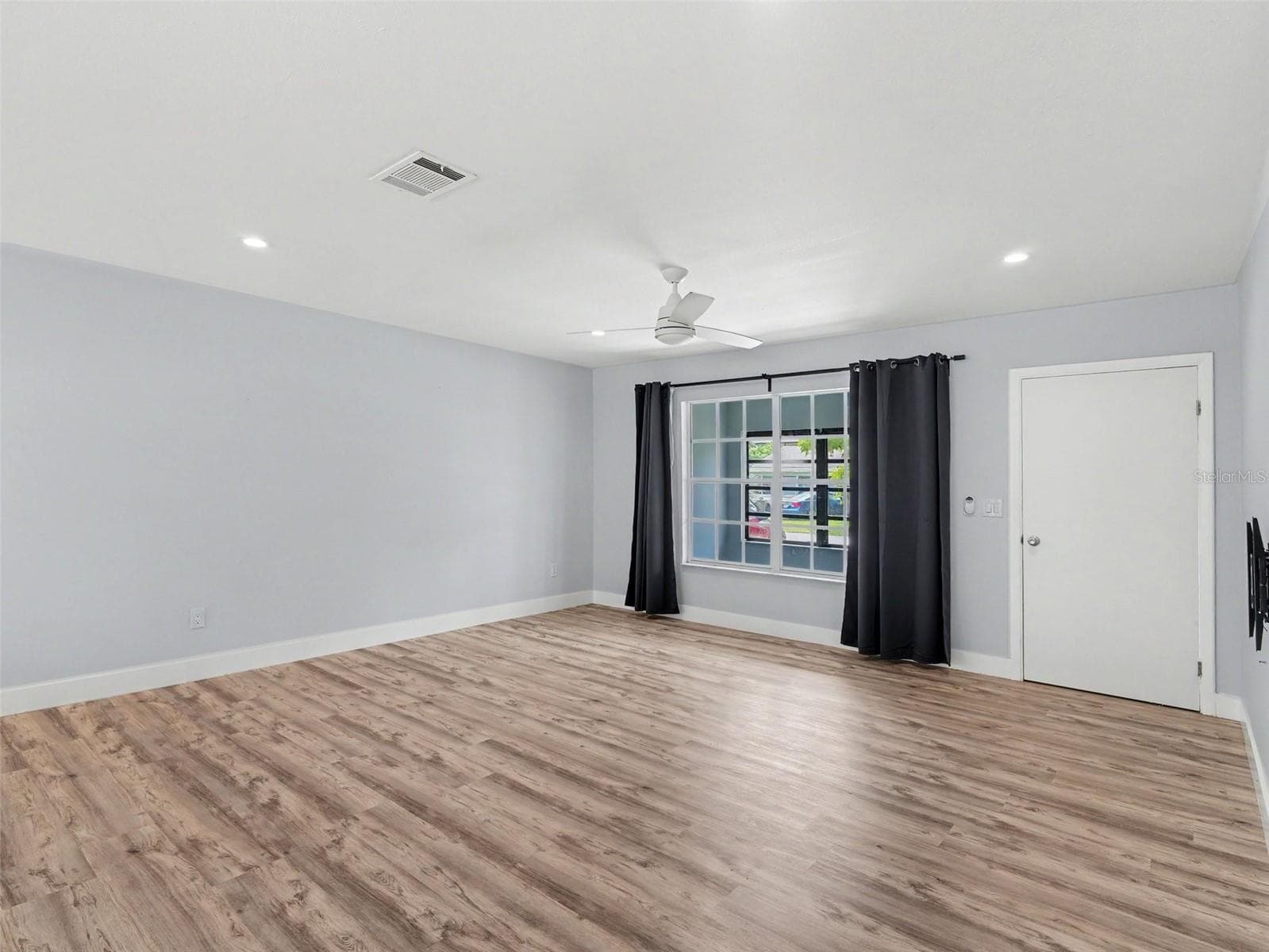Single Family Residence at 4060 AVANTI CIR, NORTH PORT, photo 9 of 34