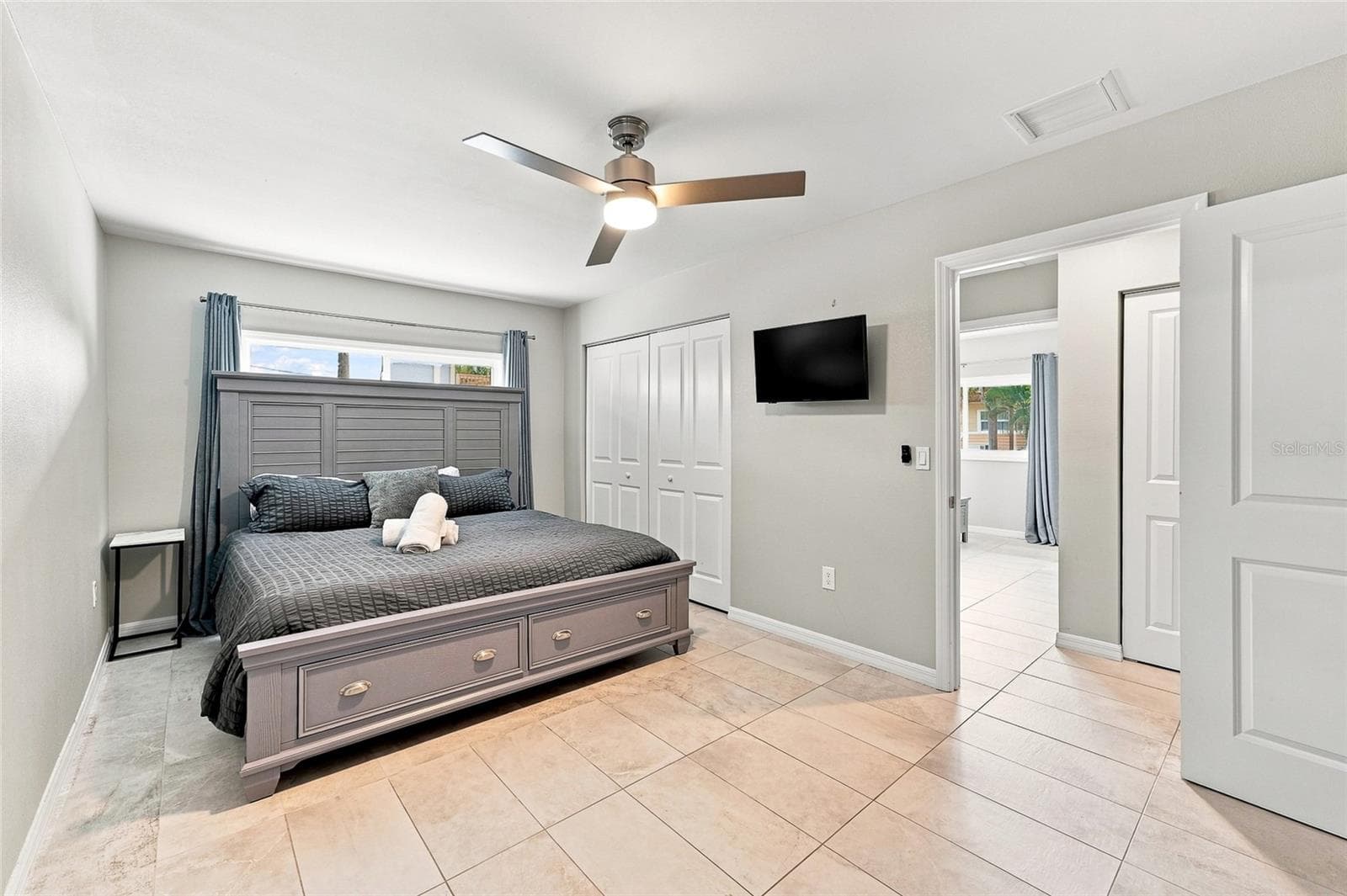 Single Family Residence at 608 SAINT JUDES DR, LONGBOAT KEY, photo 7 of 64