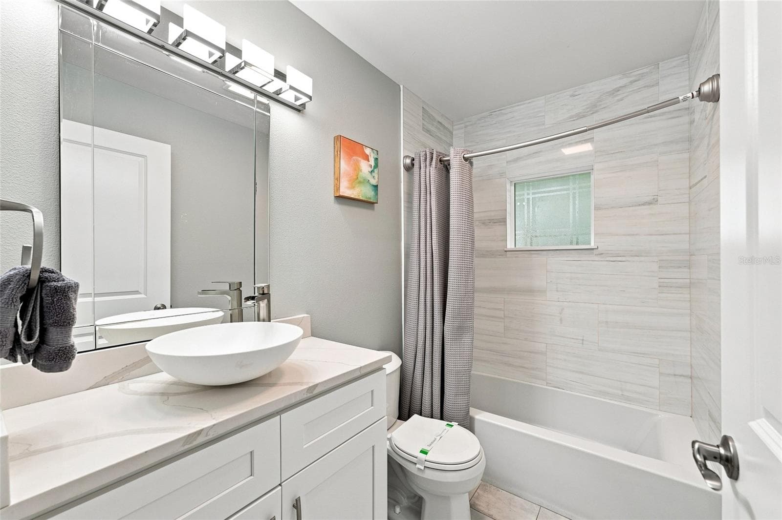Single Family Residence at 608 SAINT JUDES DR, LONGBOAT KEY, photo 8 of 64