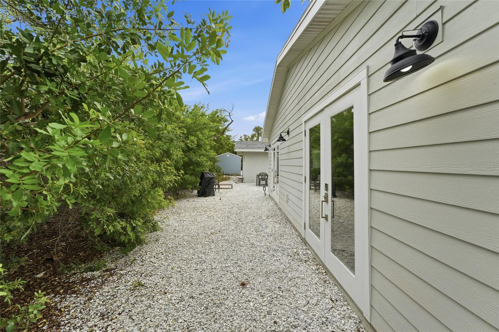 Single Family Residence at 608 SAINT JUDES DR, LONGBOAT KEY, photo 11 of 64