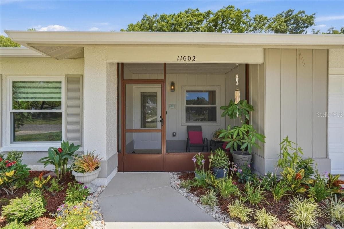 Single Family Residence at 11602 WHITE ASH DR, NEW PORT RICHEY, photo 6 of 58