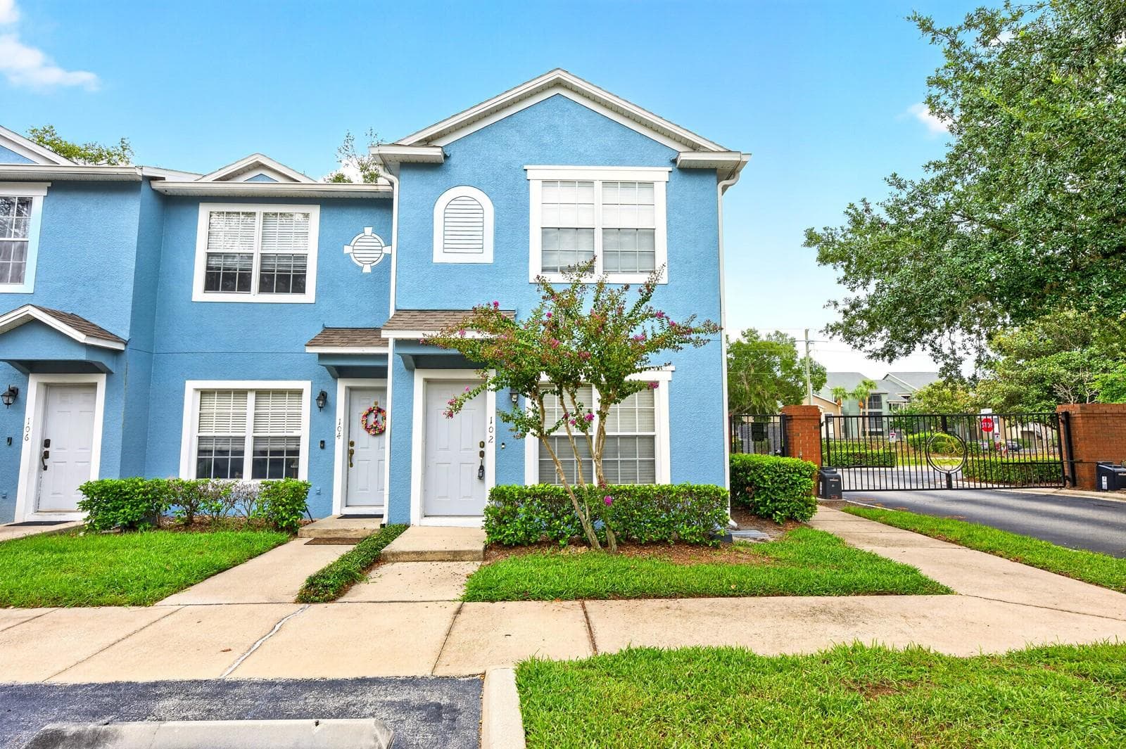**WELCOME HOME** - 102 WILTON CIR, SANFORD