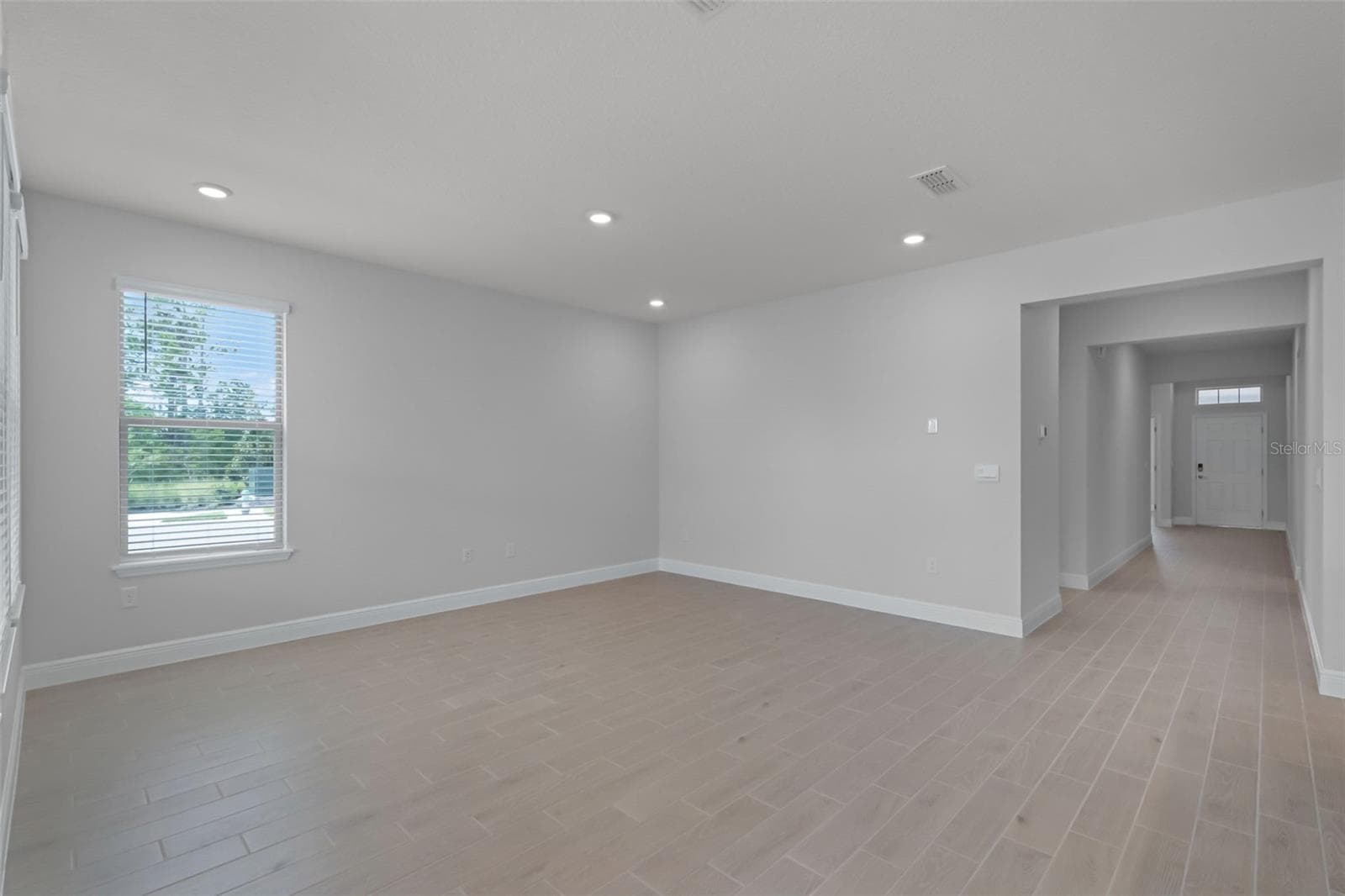 Single Family Residence at 11893 SHINE VIEW LN, WINTER GARDEN, photo 10 of 40