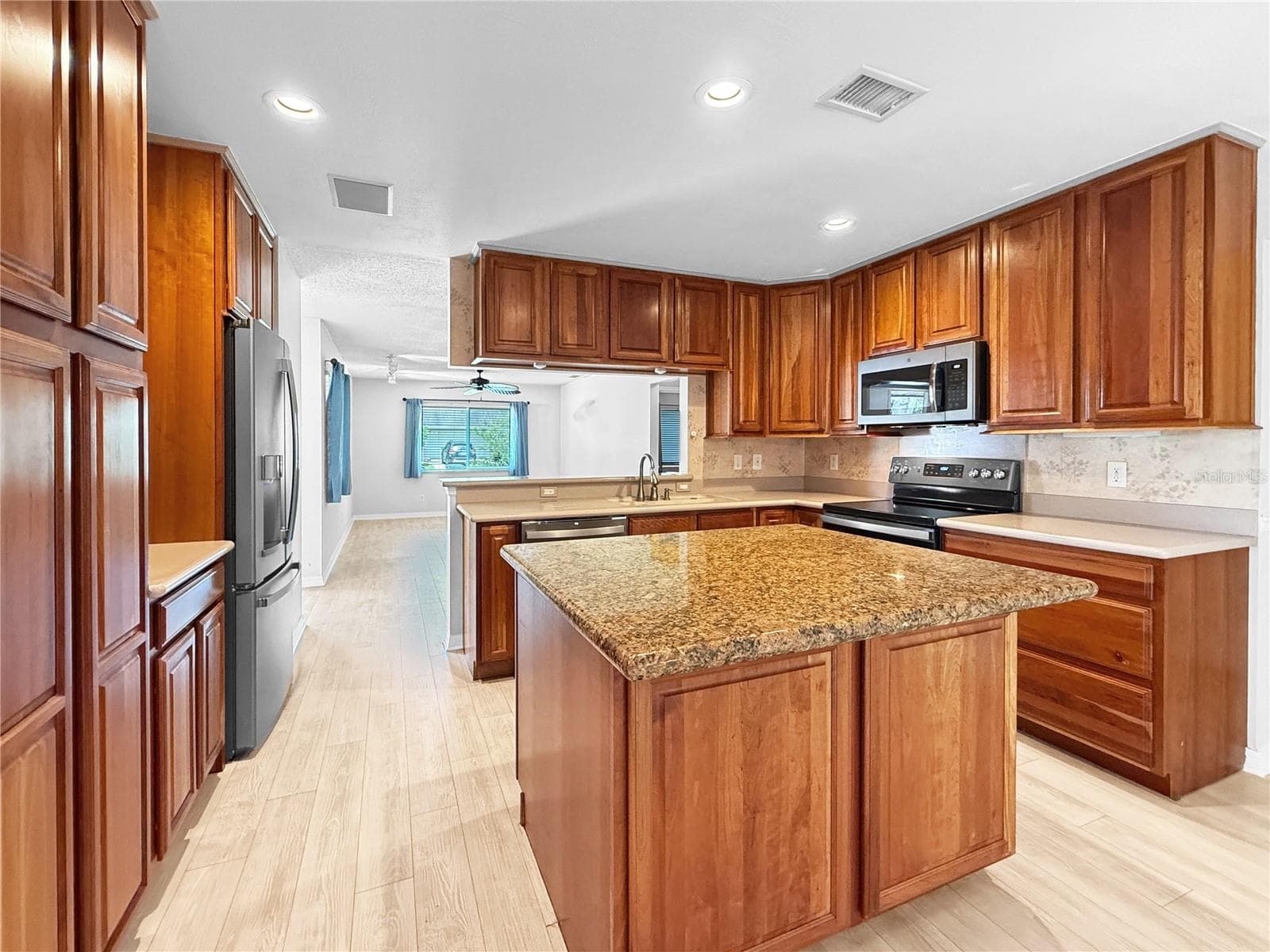Kitchen - 1583 REDWOOD AVE, DUNEDIN