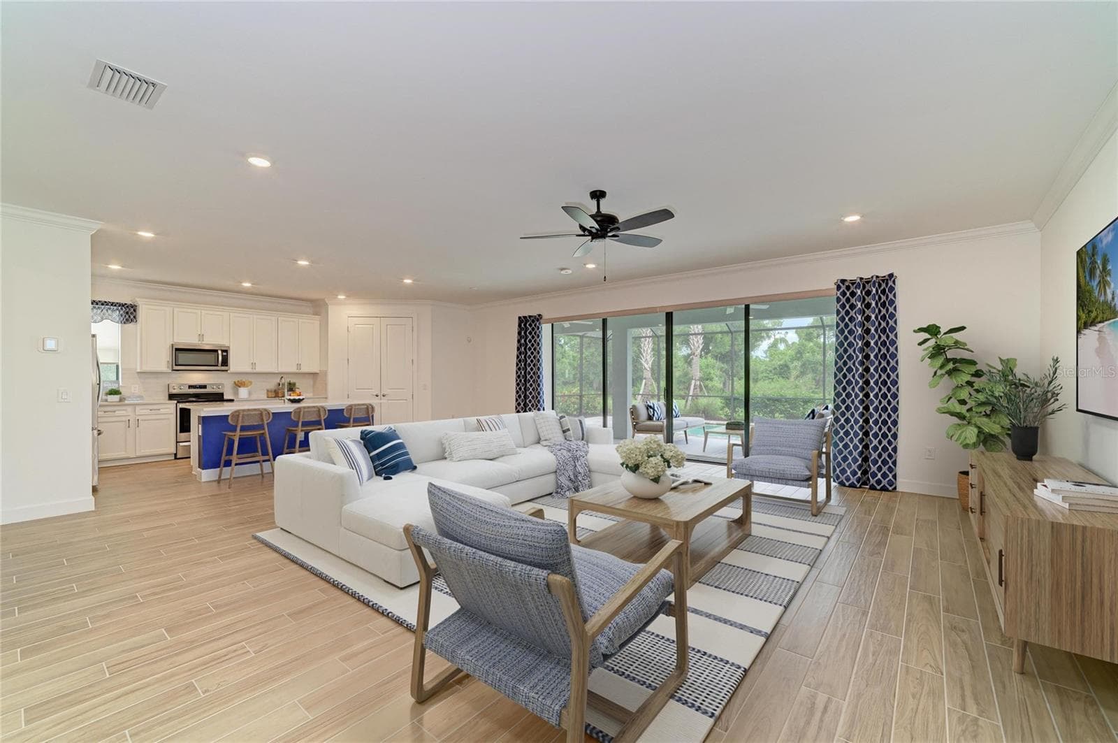 Single Family Residence at 16341 HIDDEN OAK LOOP, LAKEWOOD RANCH, photo 14 of 72