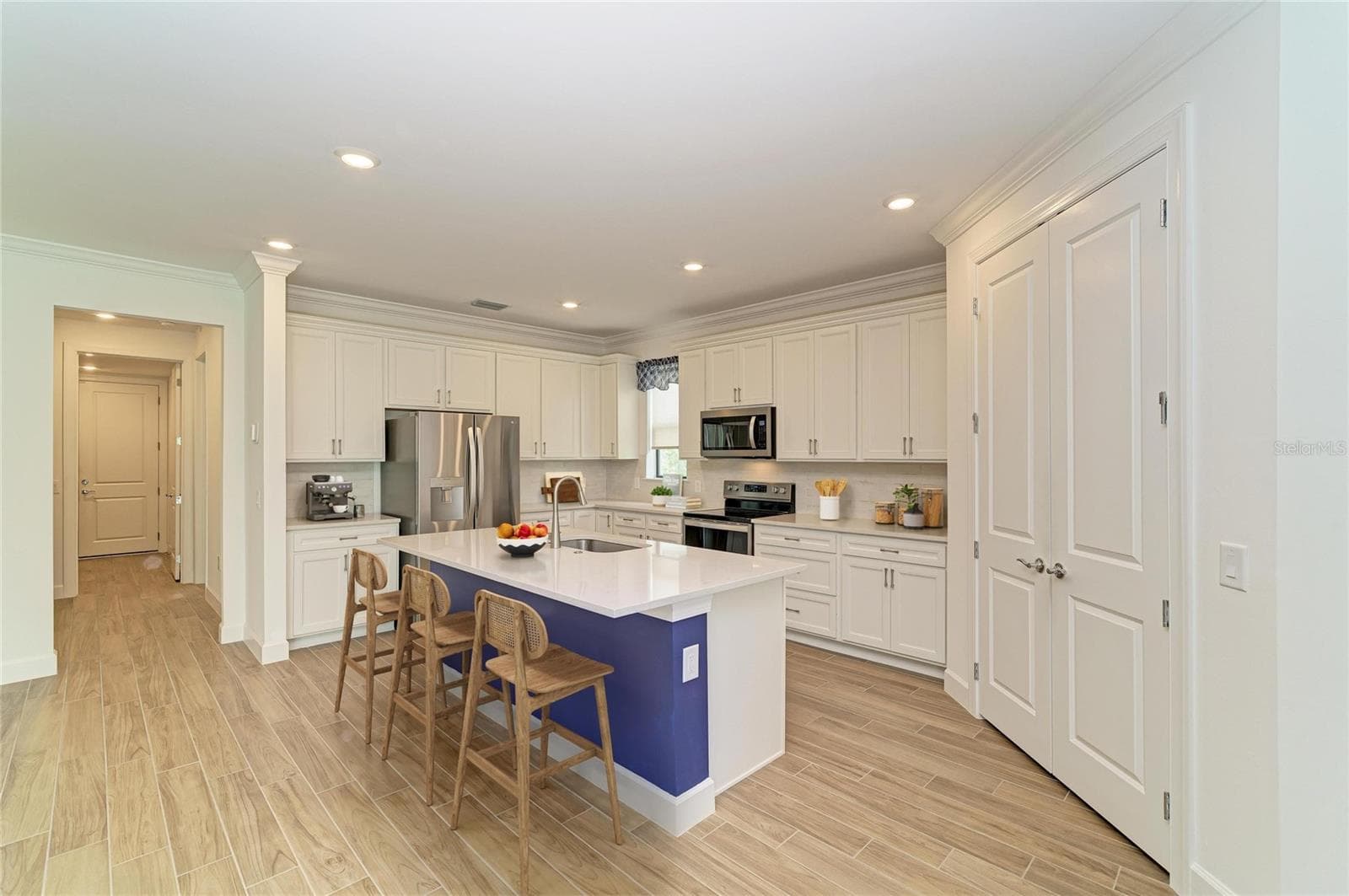 Single Family Residence at 16341 HIDDEN OAK LOOP, LAKEWOOD RANCH, photo 23 of 72