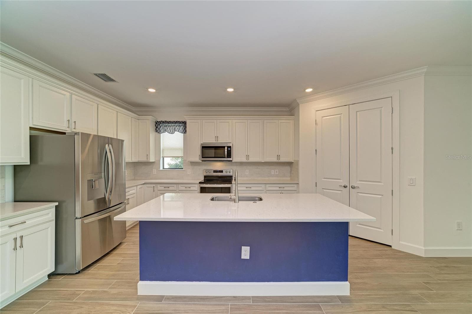 Single Family Residence at 16341 HIDDEN OAK LOOP, LAKEWOOD RANCH, photo 24 of 72