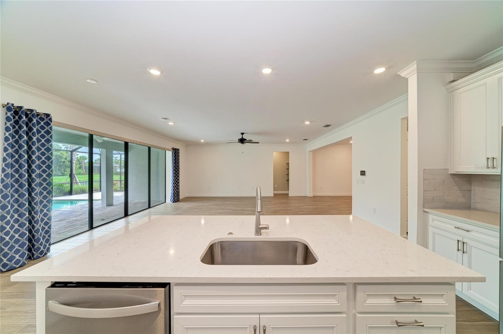 Single Family Residence at 16341 HIDDEN OAK LOOP, LAKEWOOD RANCH, photo 28 of 72
