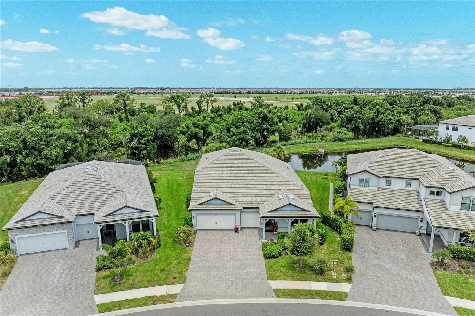 Single Family Residence at 16341 HIDDEN OAK LOOP, LAKEWOOD RANCH, photo 2 of 72
