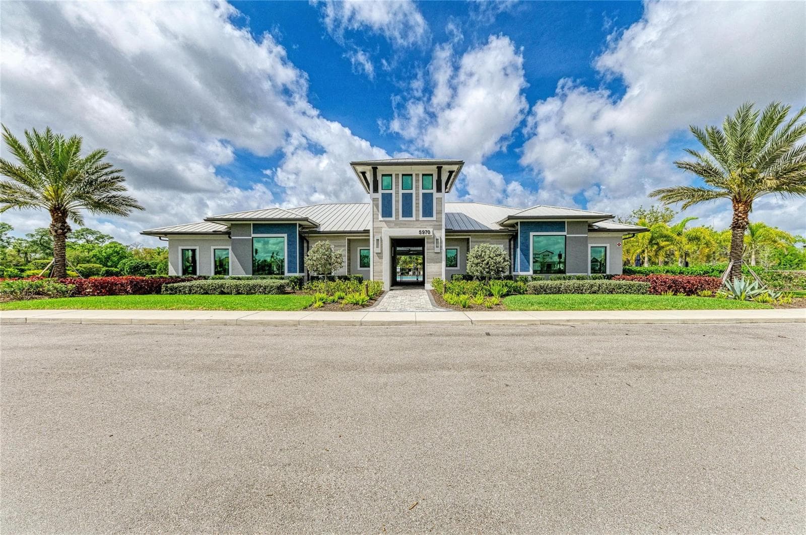 Single Family Residence at 16341 HIDDEN OAK LOOP, LAKEWOOD RANCH, photo 65 of 72