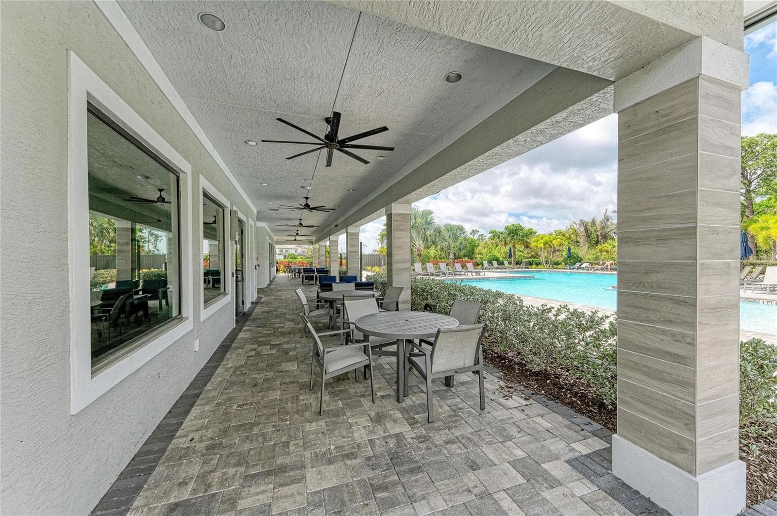 Single Family Residence at 16341 HIDDEN OAK LOOP, LAKEWOOD RANCH, photo 68 of 72